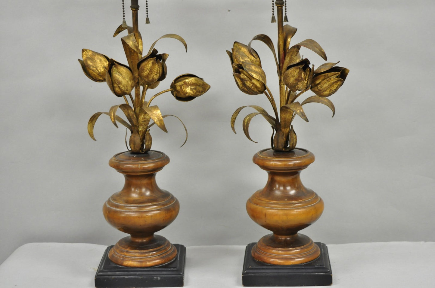 Vintage Italian Hollywood Regency Gold Gilt Iron Flower Bouquet Table Lamps Pair