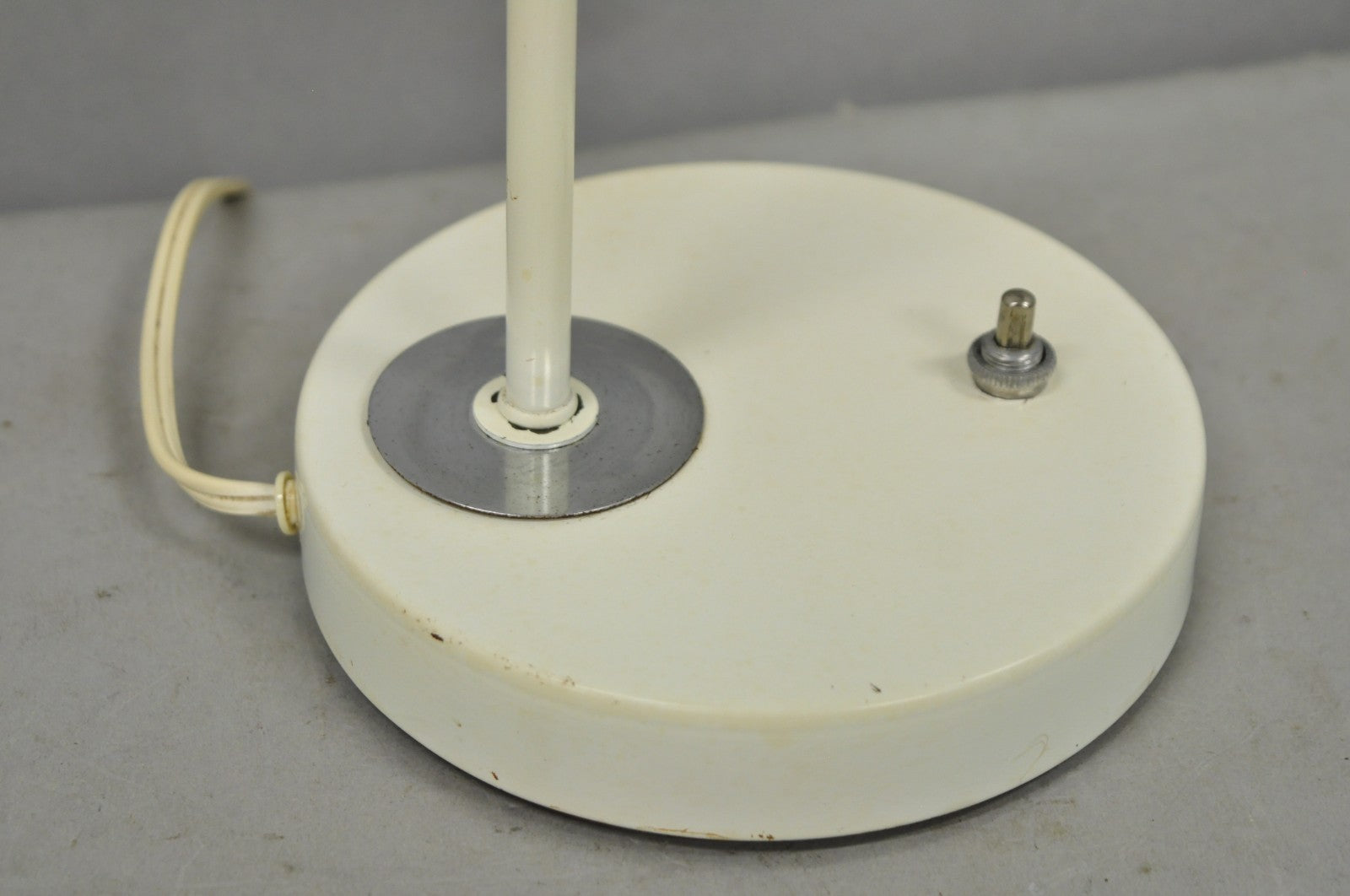 Vintage Mid Century Modern White Enamel Metal Arch Desk Lamp w/ Chrome Accents