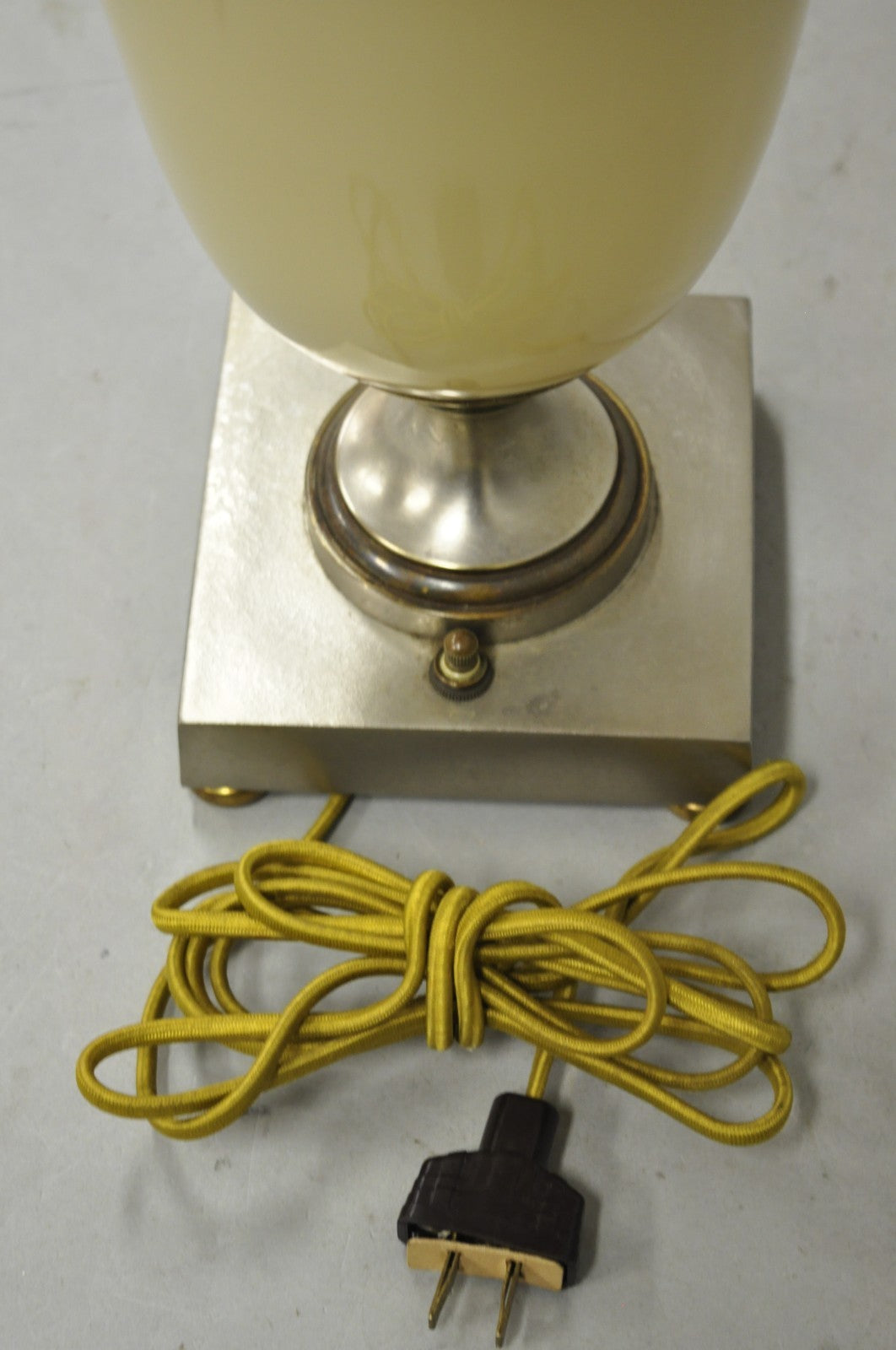 Antique French Art Deco Beige Fluted Glass Vase Metal Base Up Light Table Lamp