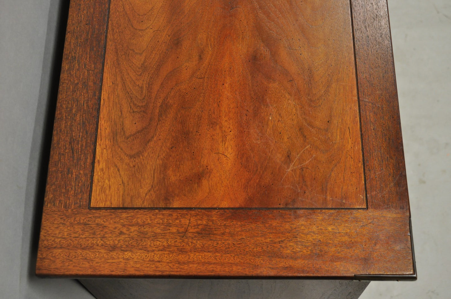 Vintage Henredon Chinoiserie Brass Butterfly Burl Wood Credenza Cabinet Buffet