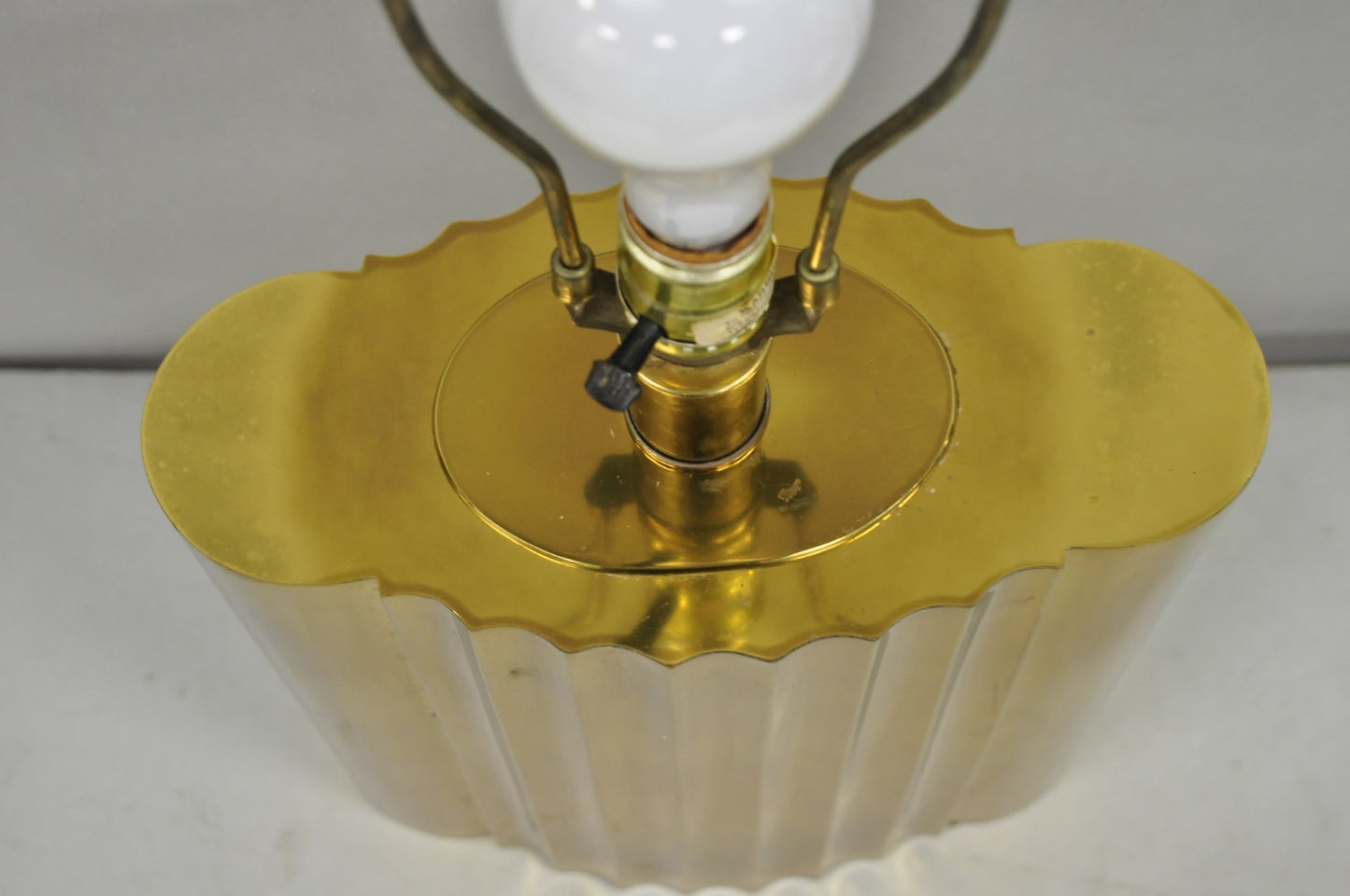 Vintage Paul Hanson MCM Hollywood Regency Burnished Brass Fluted Table Lamp