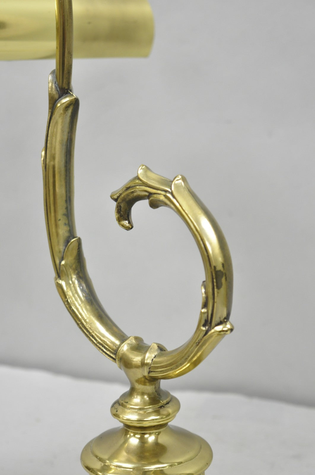 Vintage Victorian Style Brass Acanthus Scrolling Bankers Desk Table Lamp