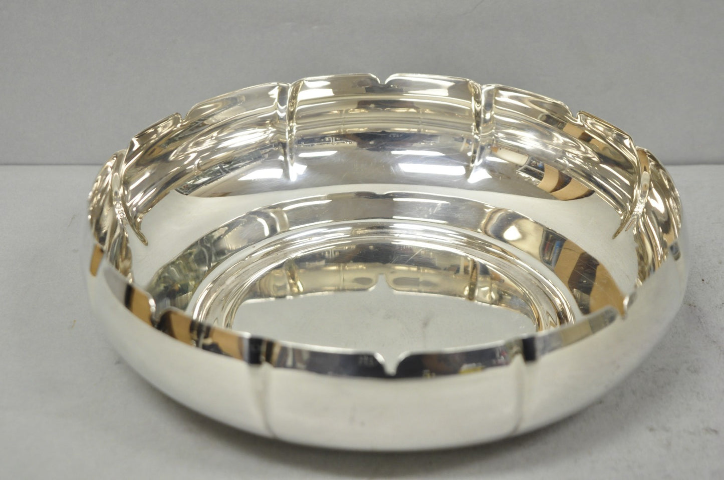 Vintage Lundt M-85 Silver Plated Round Scalloped Serving Candy Dish Bowl