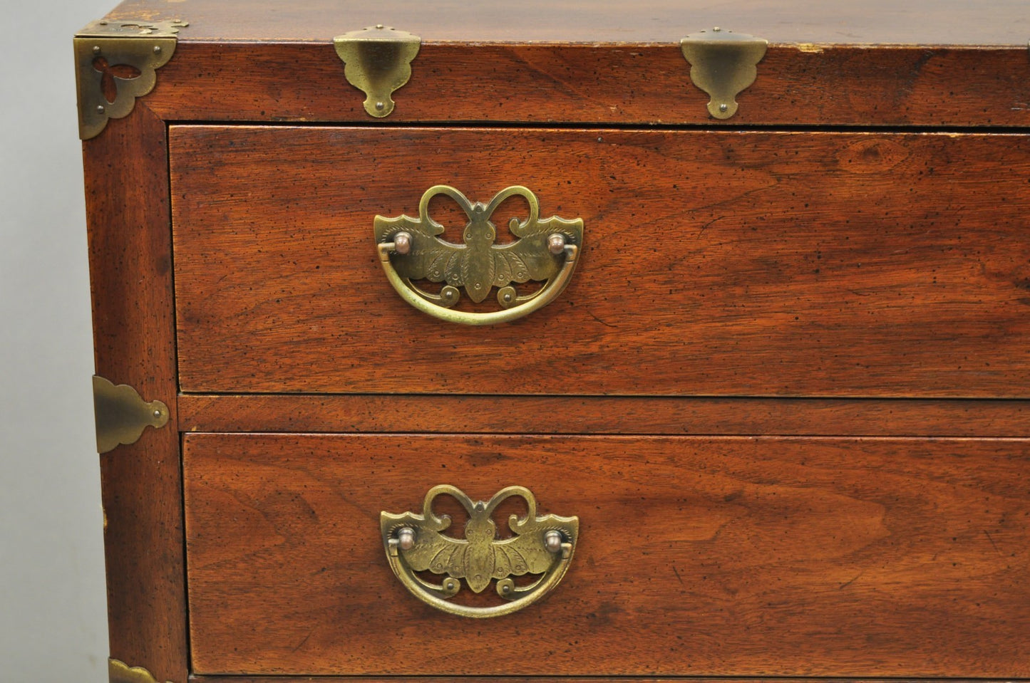 Henredon Pan Asian Chinoiserie Brass Butterfly 3 Drawer Campaign Chest Commode