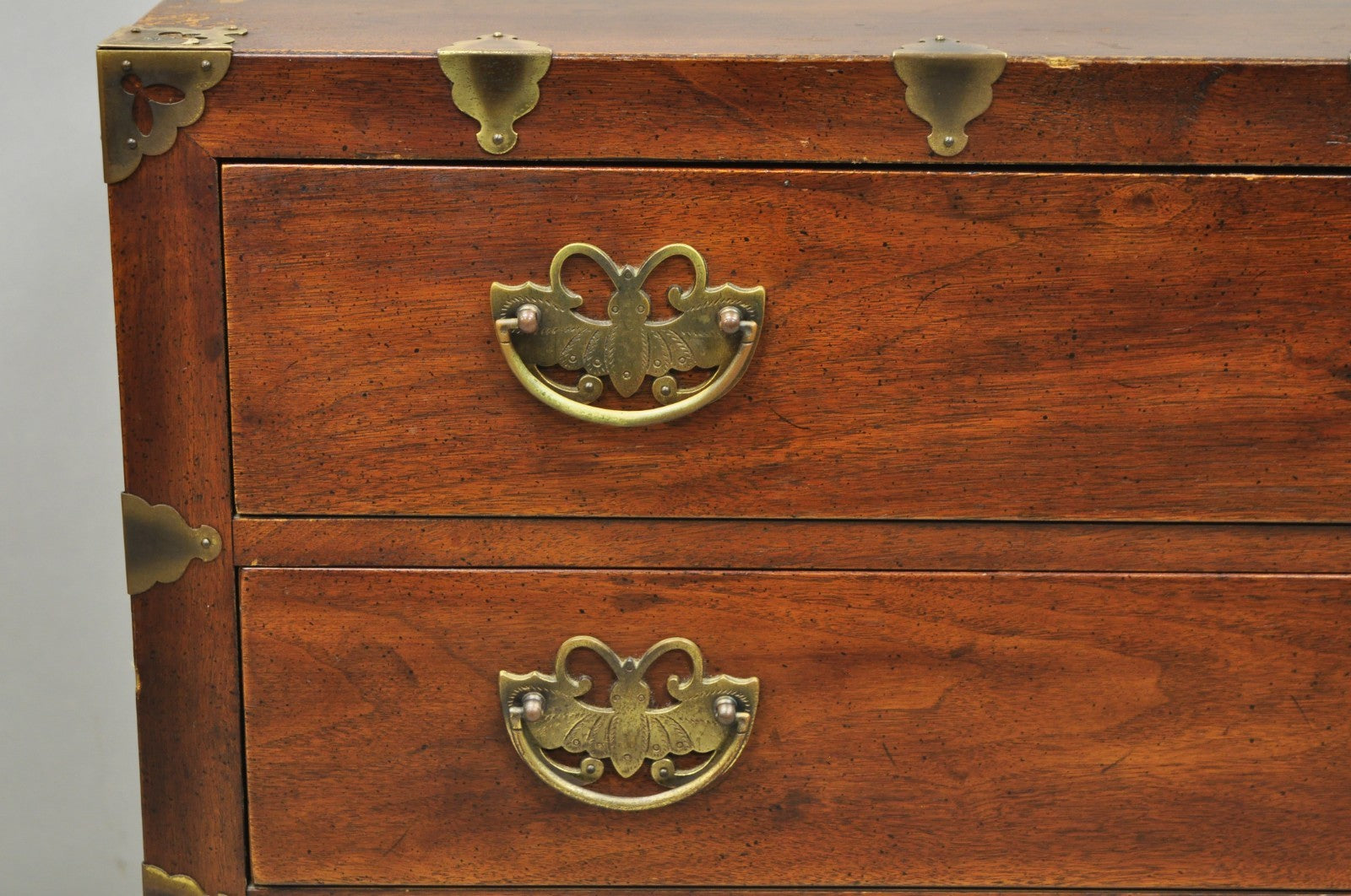 Henredon Pan Asian Chinoiserie Brass Butterfly 3 Drawer Campaign Chest Commode
