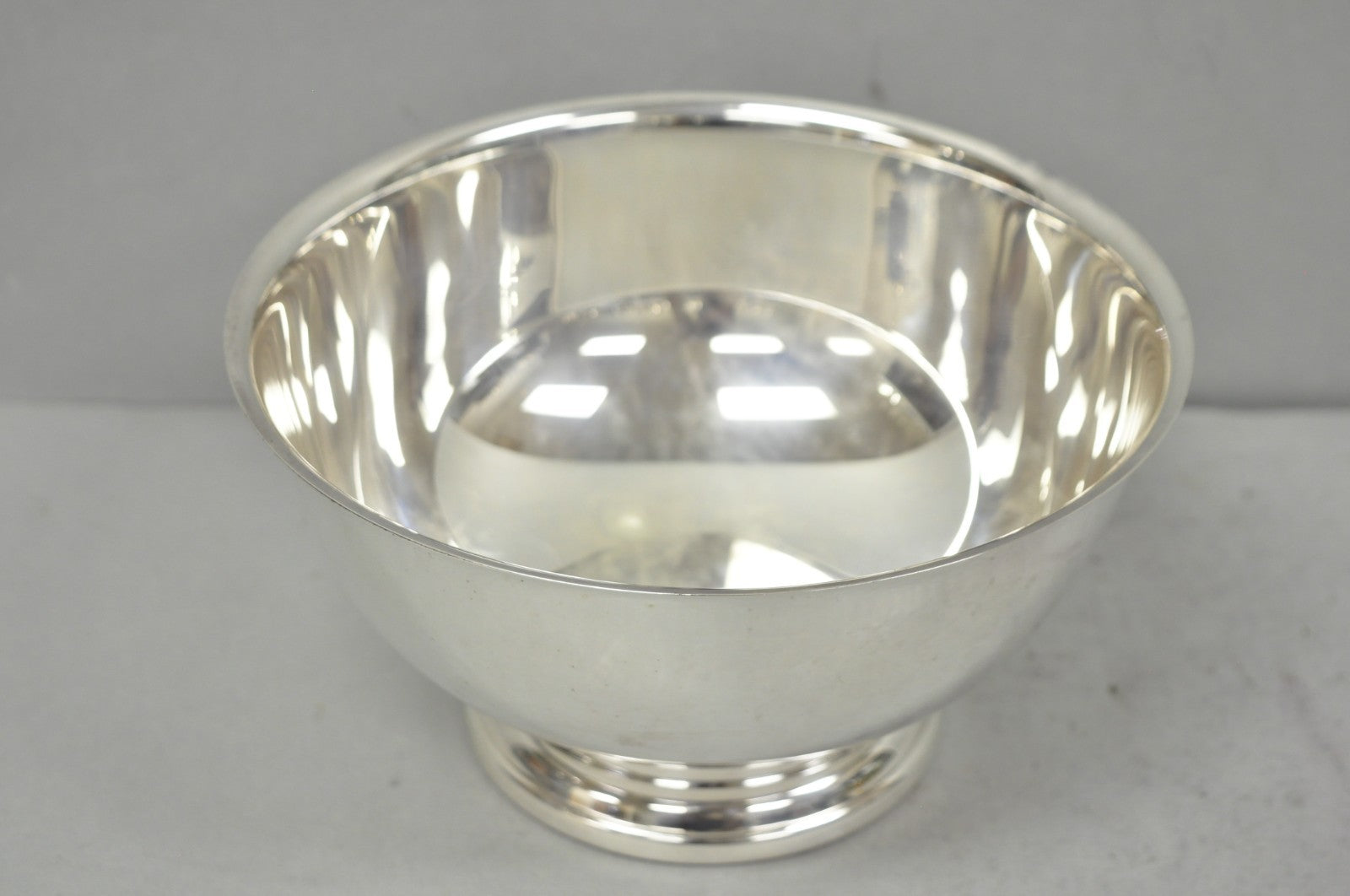 Vintage Mid Century Modern Towle Silver Plated 8.5" Round Footed Serving Bowl