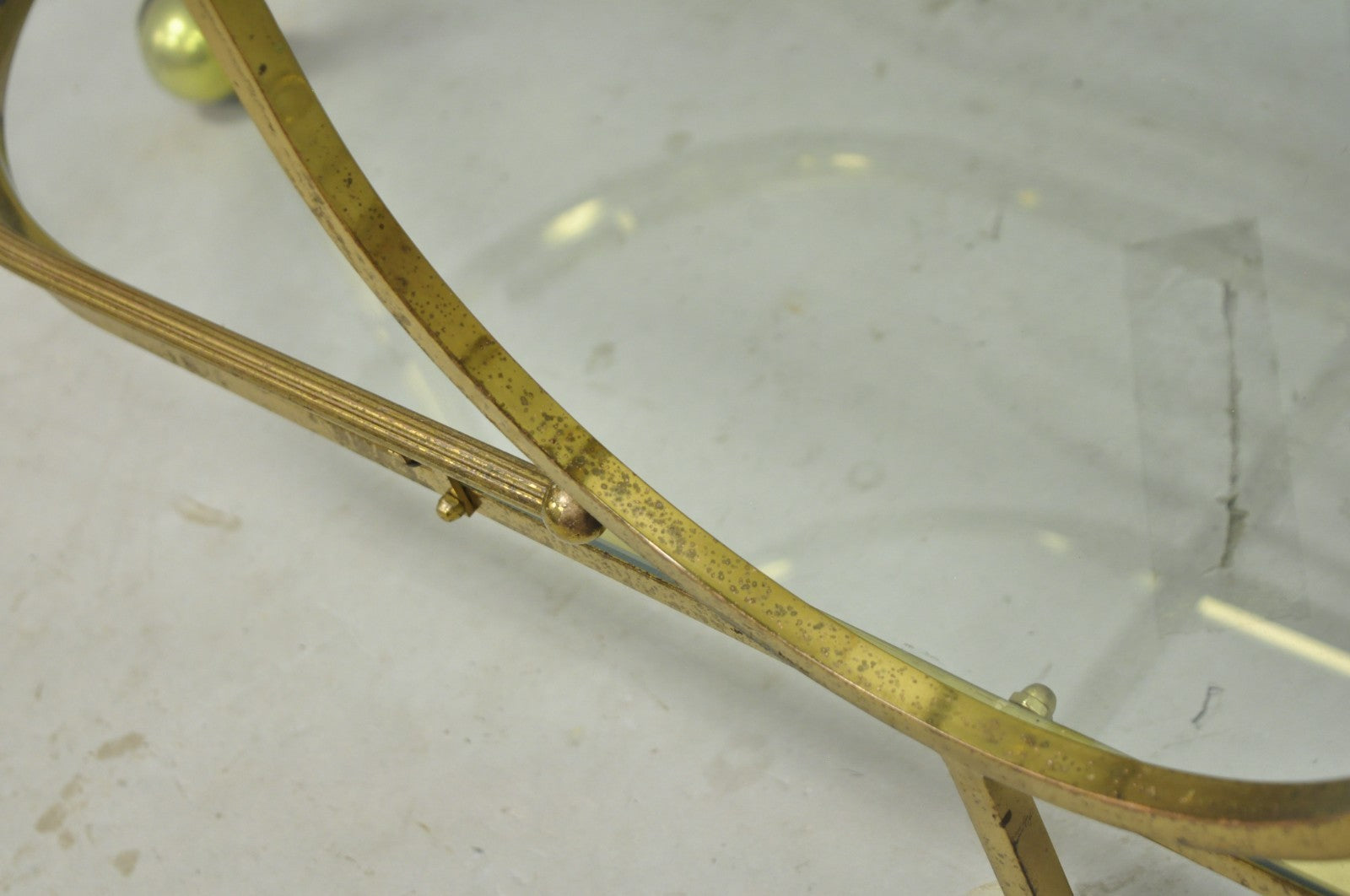 Vintage Mid Century Modern Brass 3 Tier Oval Frame Rolling Bar Cart Server Table