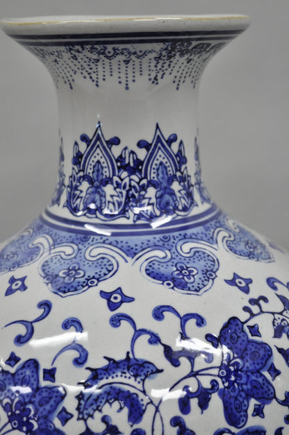 Decorator Chinoiserie Chinese Blue & Gray Porcelain 12" Bulbous Flower Vase