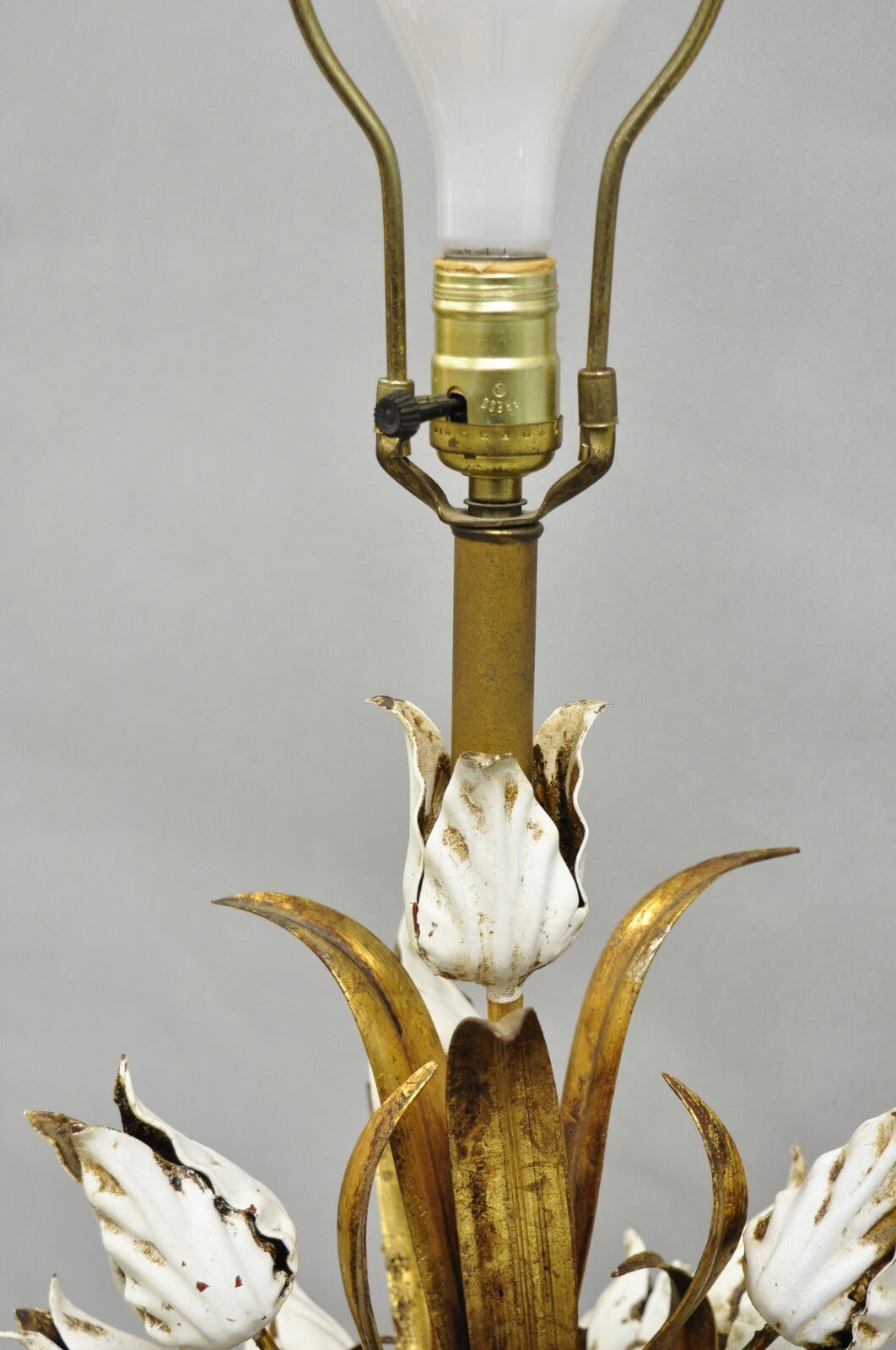 Vintage Italian Hollywood Regency Gold Gilt Iron White Tulip Flower Table Lamp