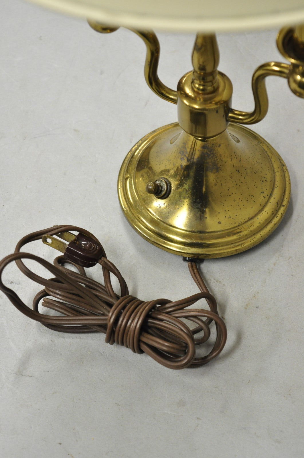 Vintage French Empire Federal Style Small Brass Bouillotte Tole Desk Table Lamp