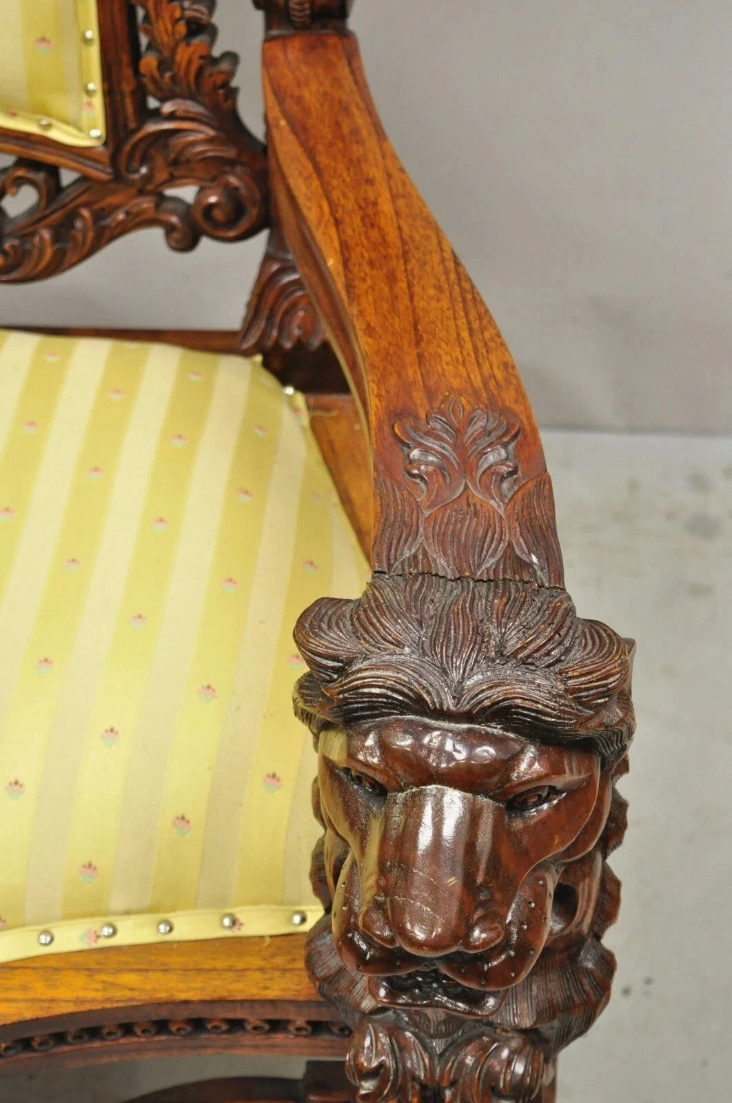 Renaissance Gothic Style Large Figural Lion Carved Wood Paw Feet Throne Chair