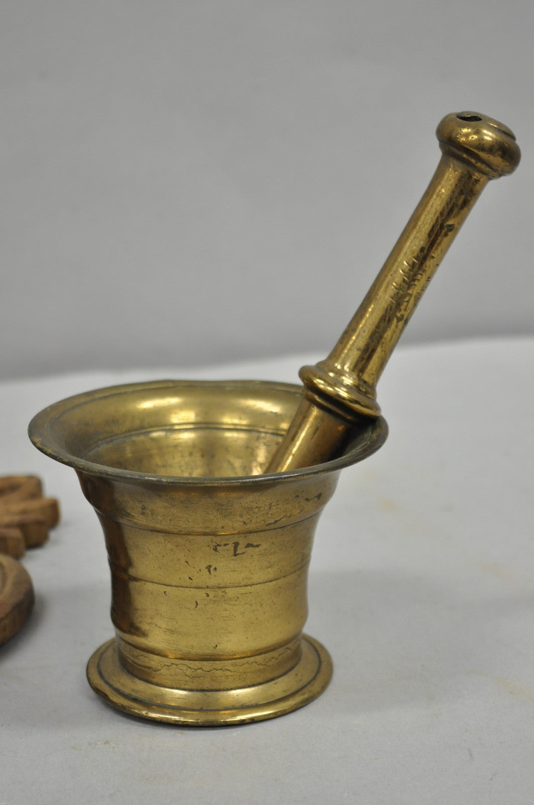 Antique Arts & Crafts Apothecary Wood Carving Wall Mounted Brass Mortar & Pestle