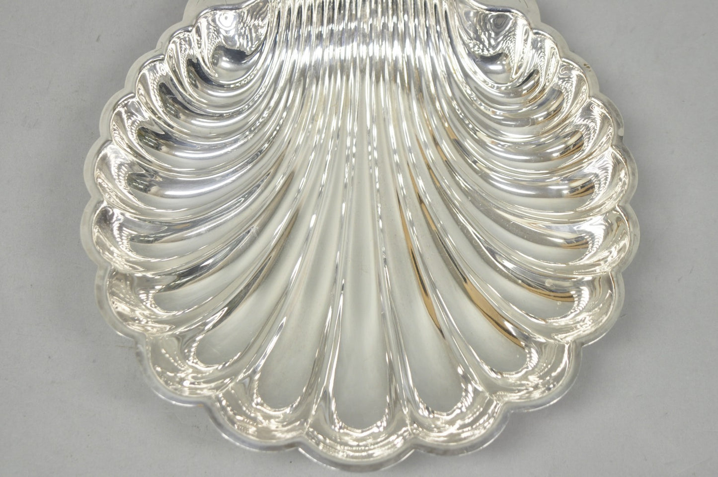 Vintage Mid Century Modern WM Rogers Silver Plated Clam Shell Serving Dish