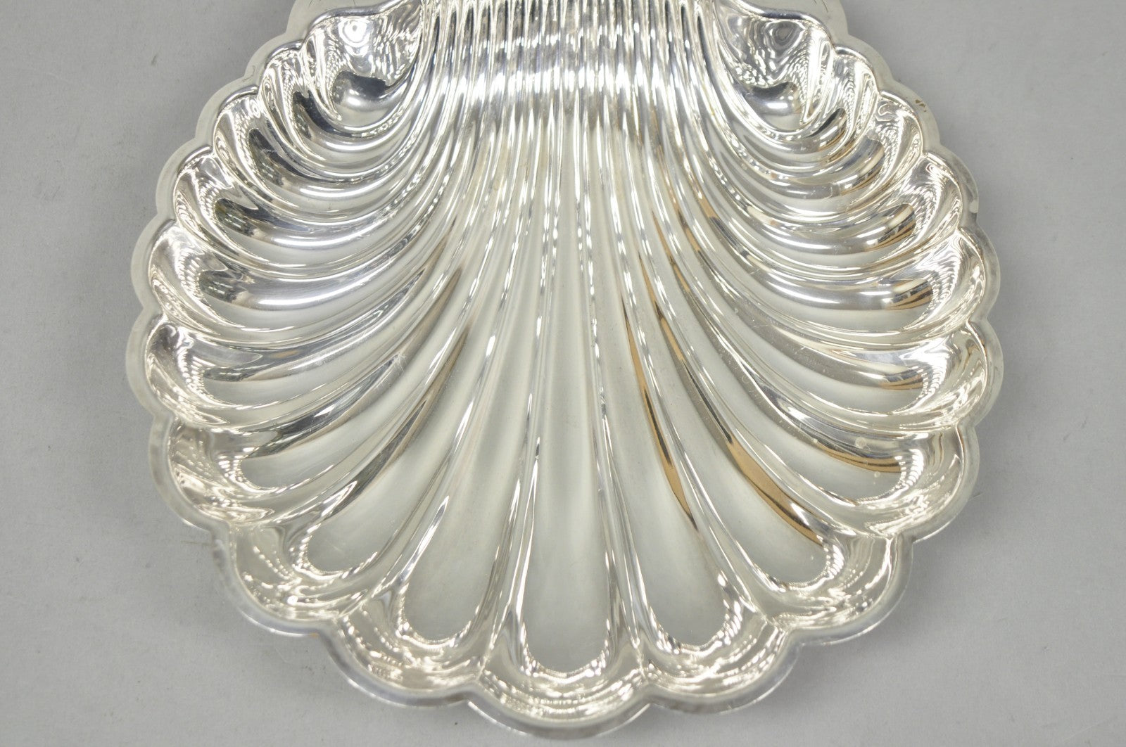 Vintage Mid Century Modern WM Rogers Silver Plated Clam Shell Serving Dish
