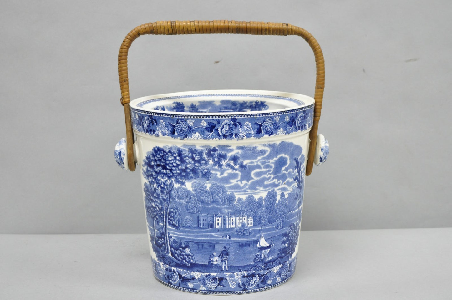 Wedgwood Landscape Etruria Pattern Blue White Porcelain Covered Slop Pot Commode
