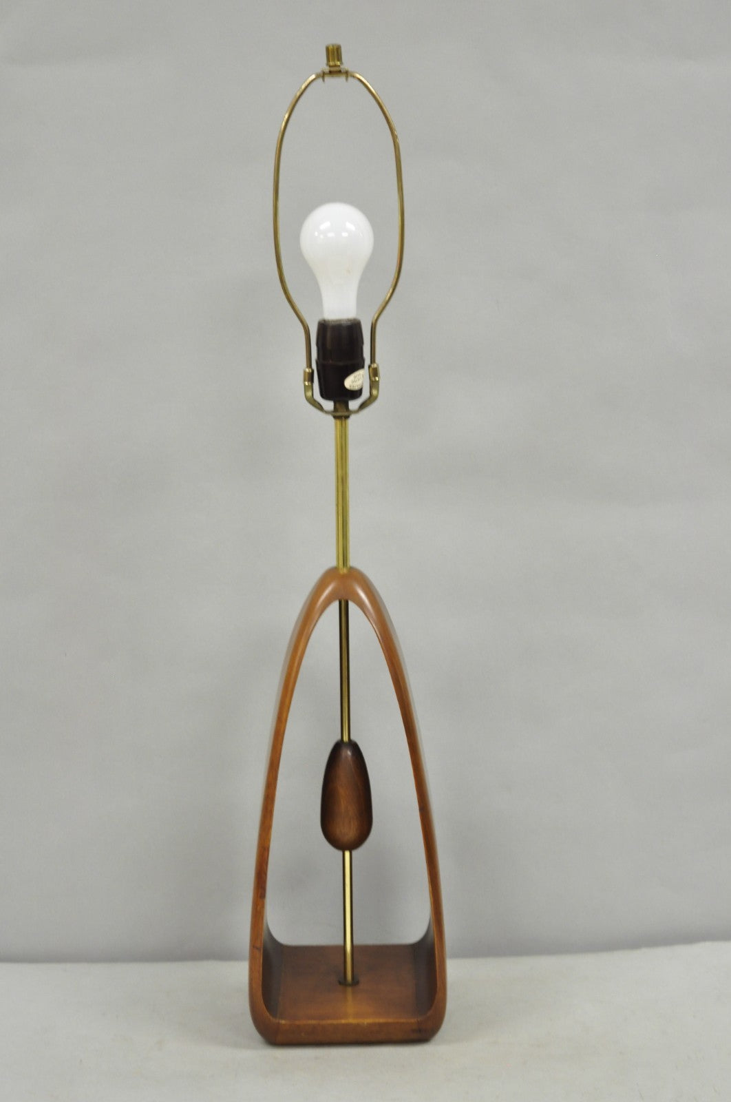 Vintage Modeline Mid Century Modern Sculpted Walnut Pull Chain Table Lamp
