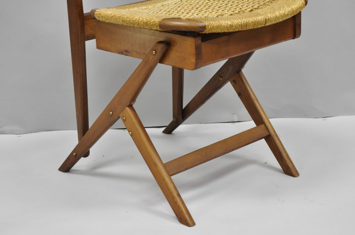 Vintage Mid Century Italian Modern Beech Wood Clothing Valet Chair Seat (A)