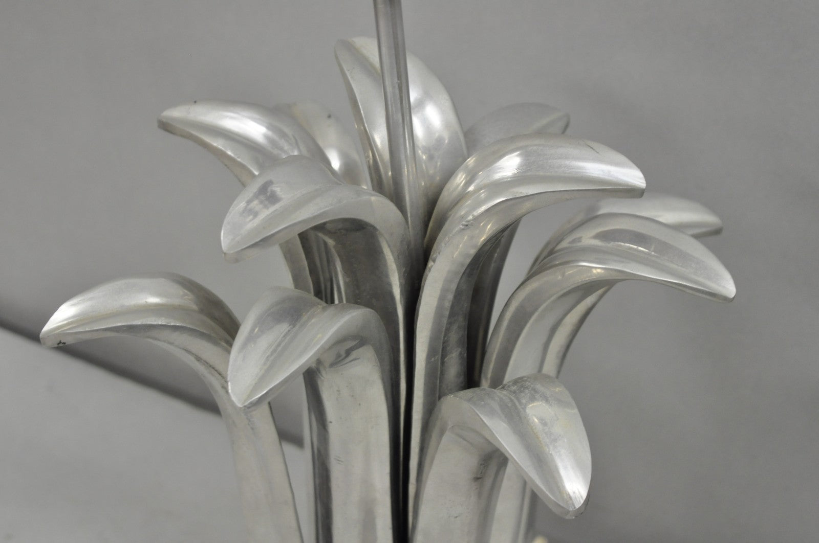 Vintage Mid Century Modern Cast Aluminum Palm Leaf Metal Sculptural Table Lamp