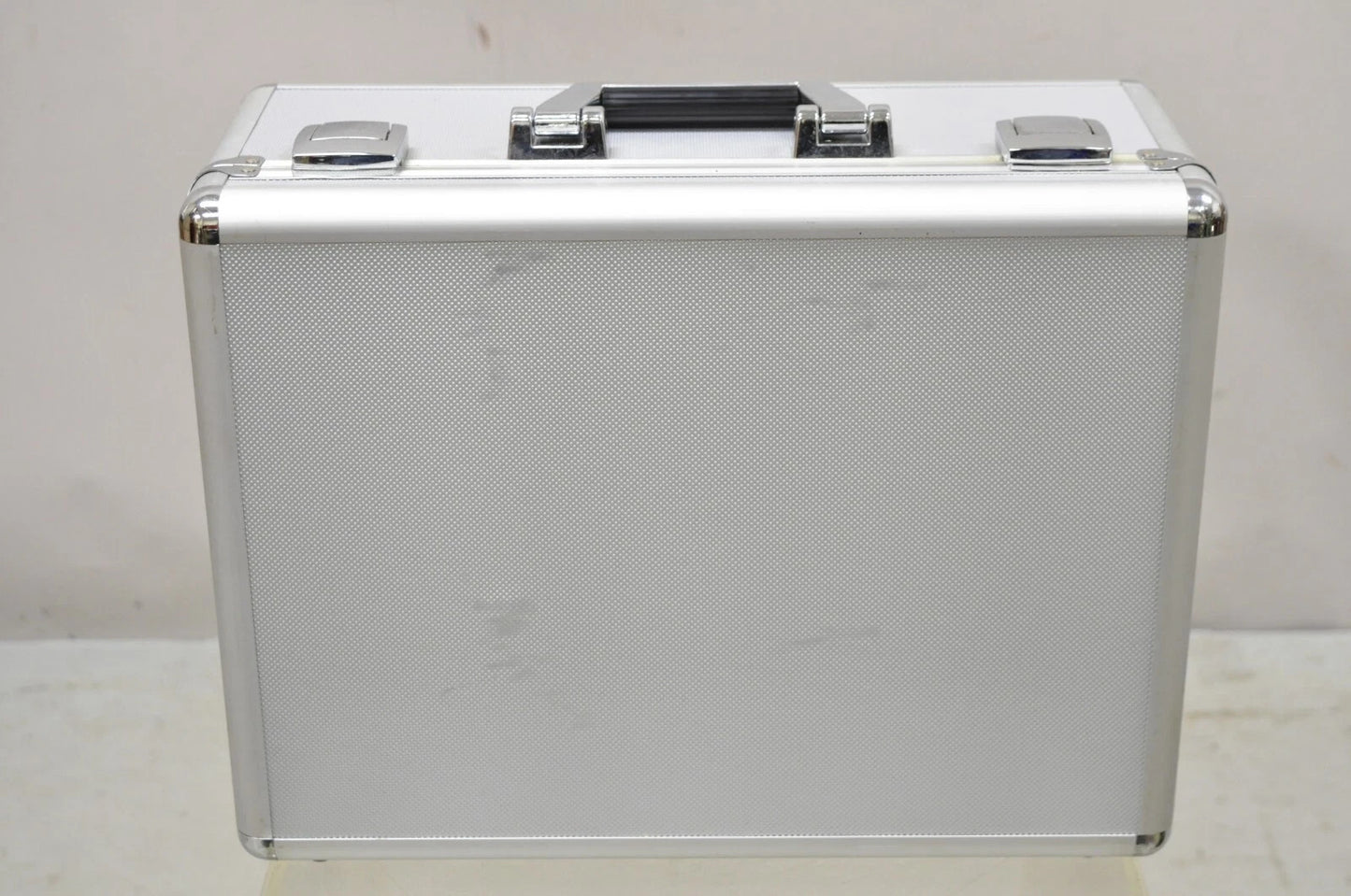Modern Silver Aluminum Metal 17" Hard Case Storage Box Briefcase Carry On Bag