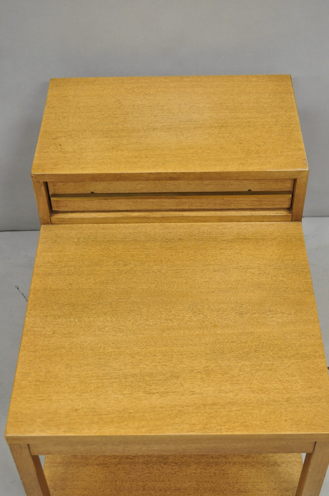 American of Martinsville Blonde Mahogany Mid Century Modern Step Up End Table
