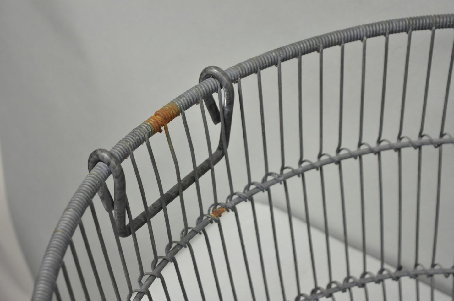 Vintage Industrial Modern Large 24" Metal Wire Oyster Clam Throw Blanket Basket