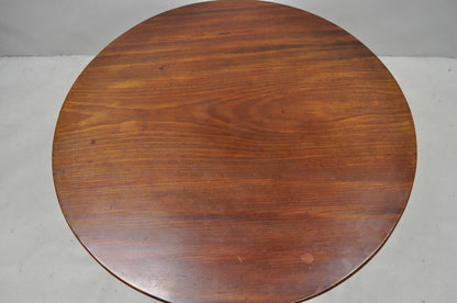 Antique English George III Queen Anne Style Mahogany Tilt Top Round Tea Table