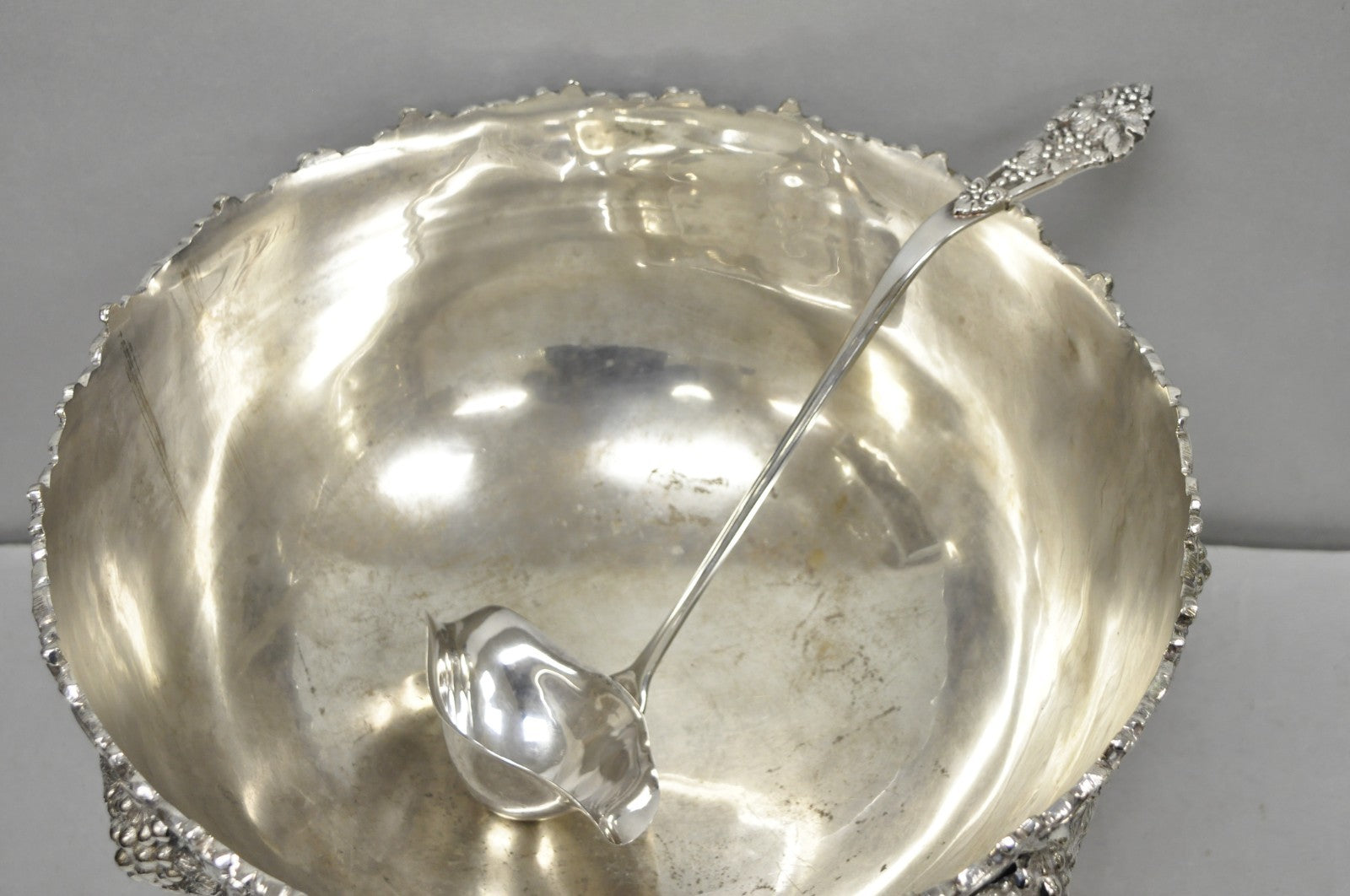 Vintage Grapevine Cluster Silver Plated Footed Punch Bowl Champagne Ice Bucket