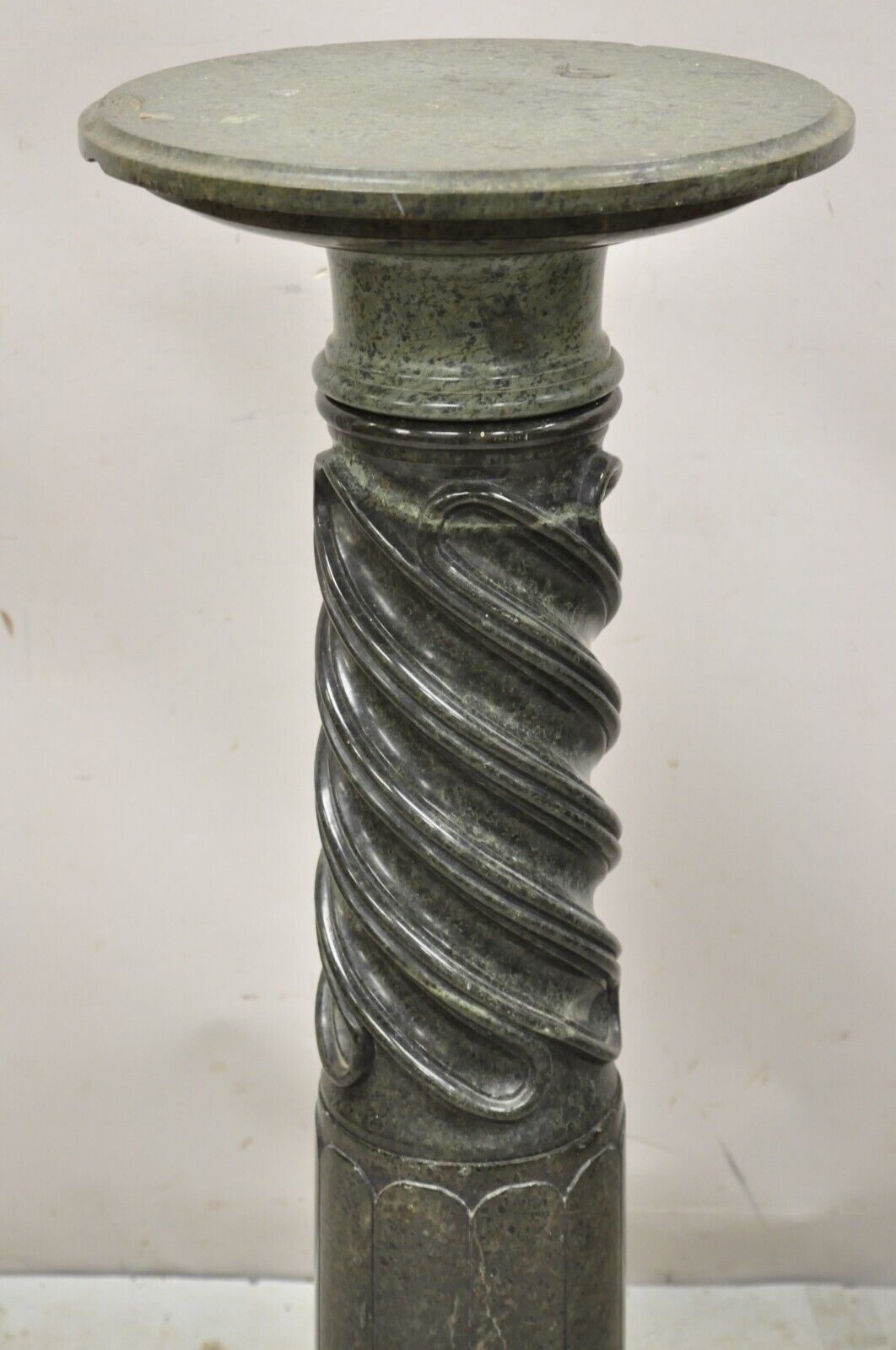 Italian Classical Style Green Marble Spiral Carved Round Pedestal Plant Stand