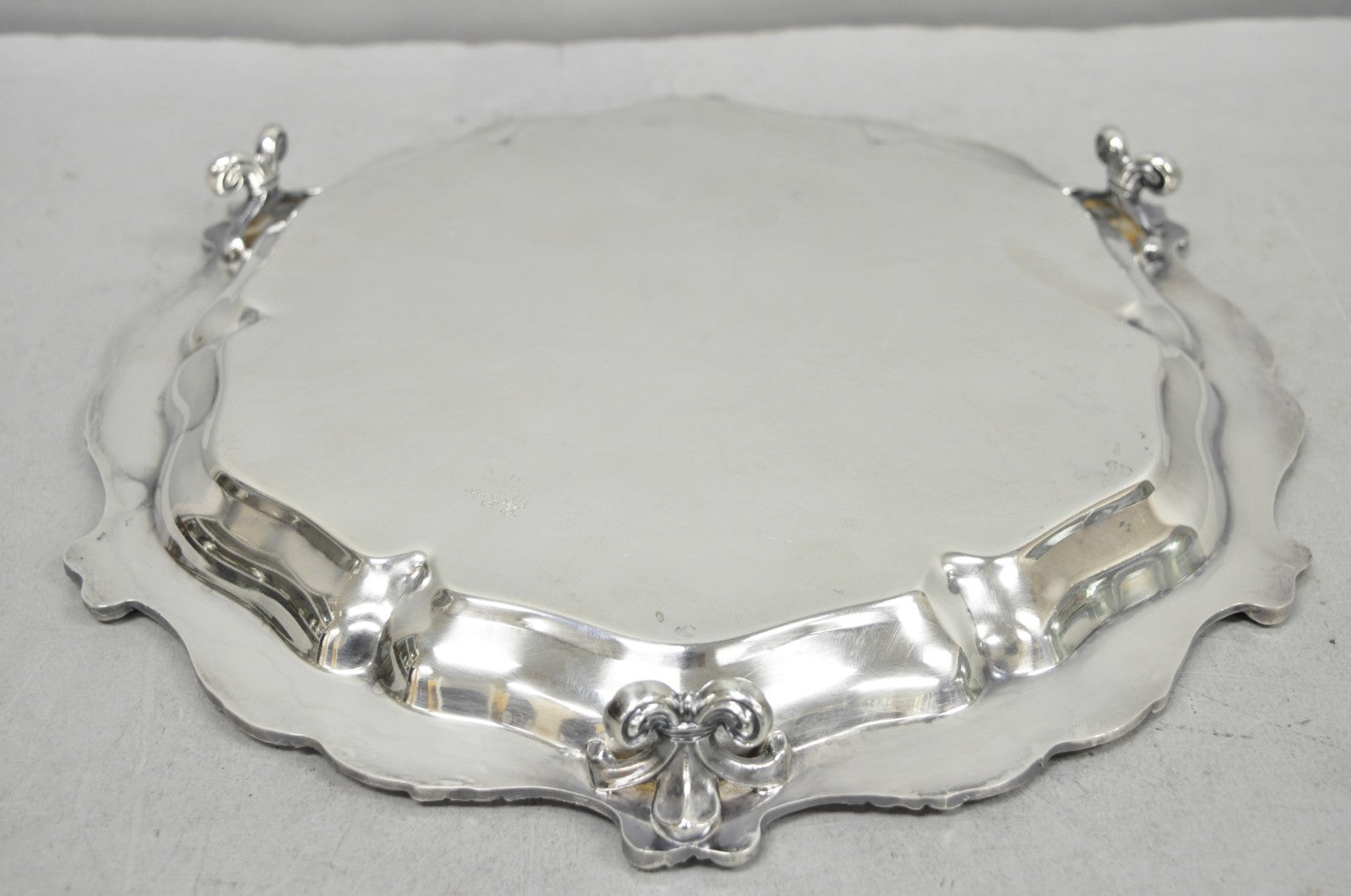 "La Reine" by Wallace Round Scalloped Footed Silver Plated Serving Platter Tray