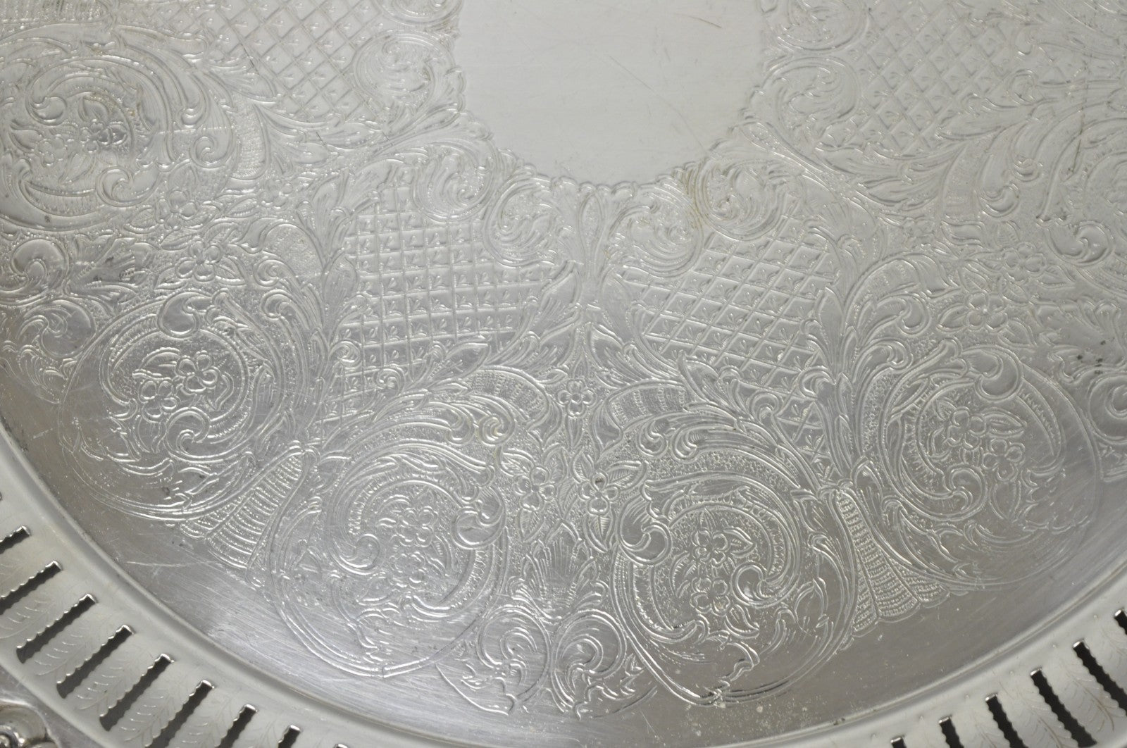 Vintage Baroque by Wallace Silver Plated Round Footed Serving Platter Bar Tray