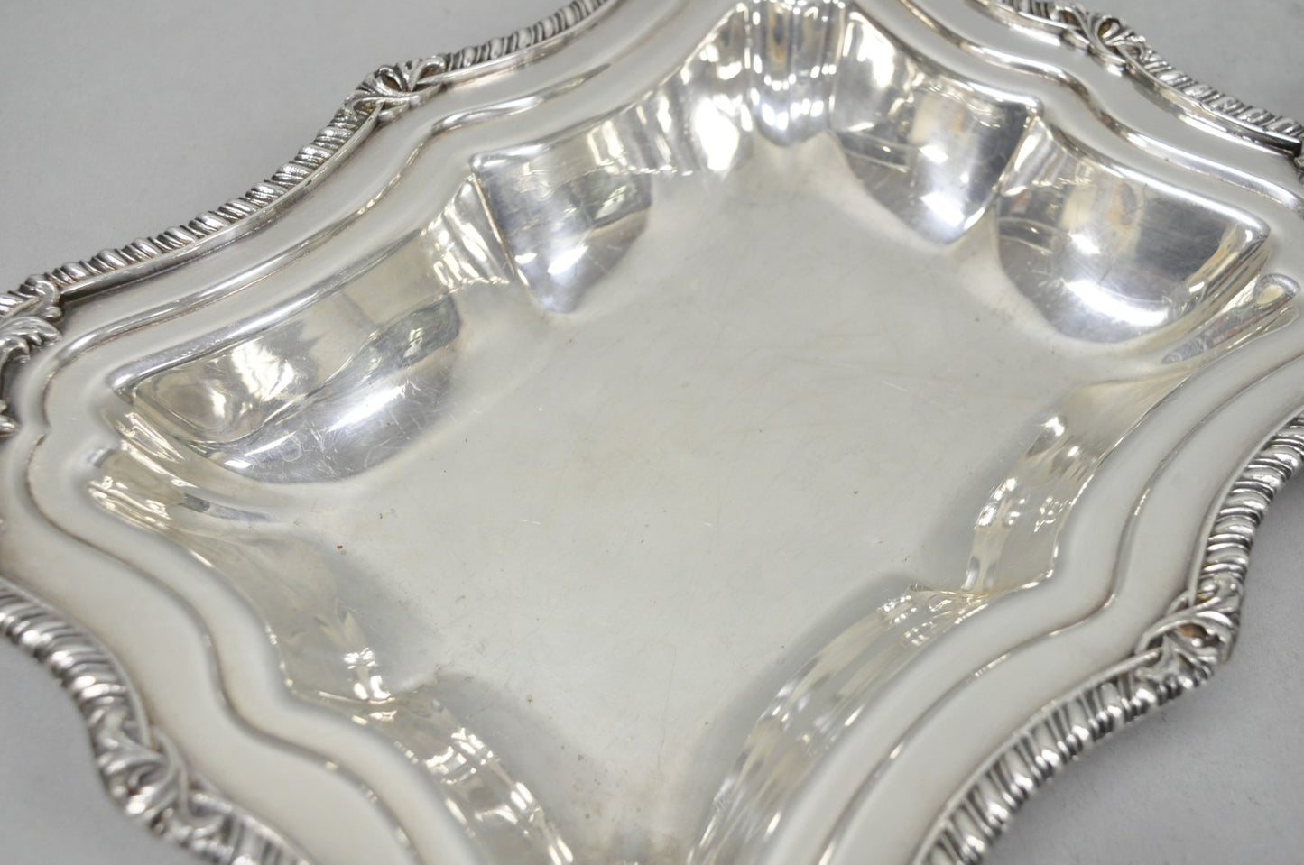 Vintage Canterbury English Regency Silver Plated Covered Vegetable Serving Dish