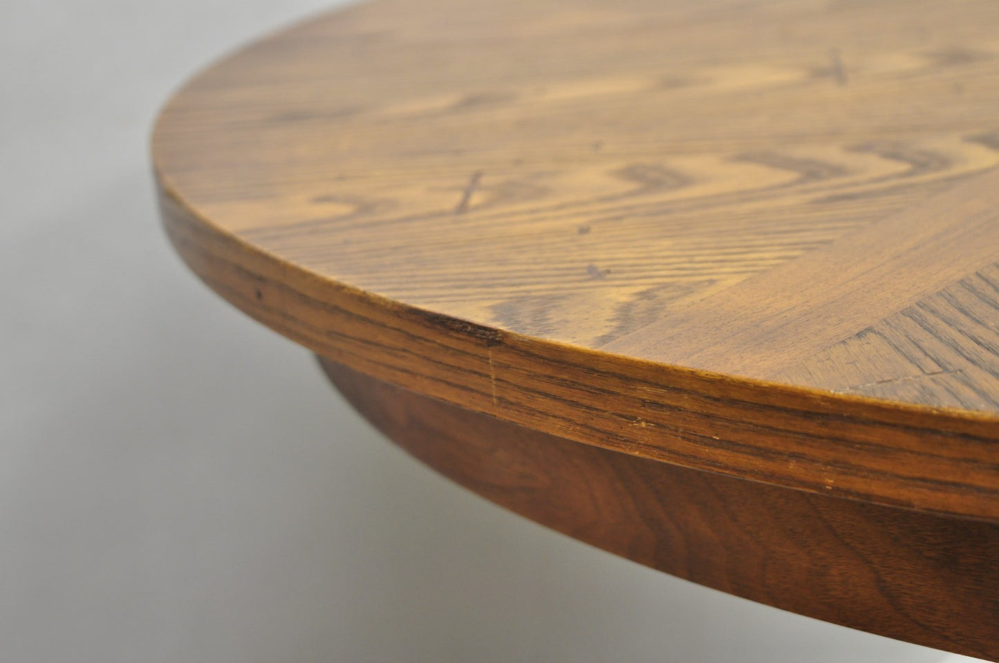 Vintage Mid Century Modern Oak Sunburst Round Extension Pedestal Dining Table