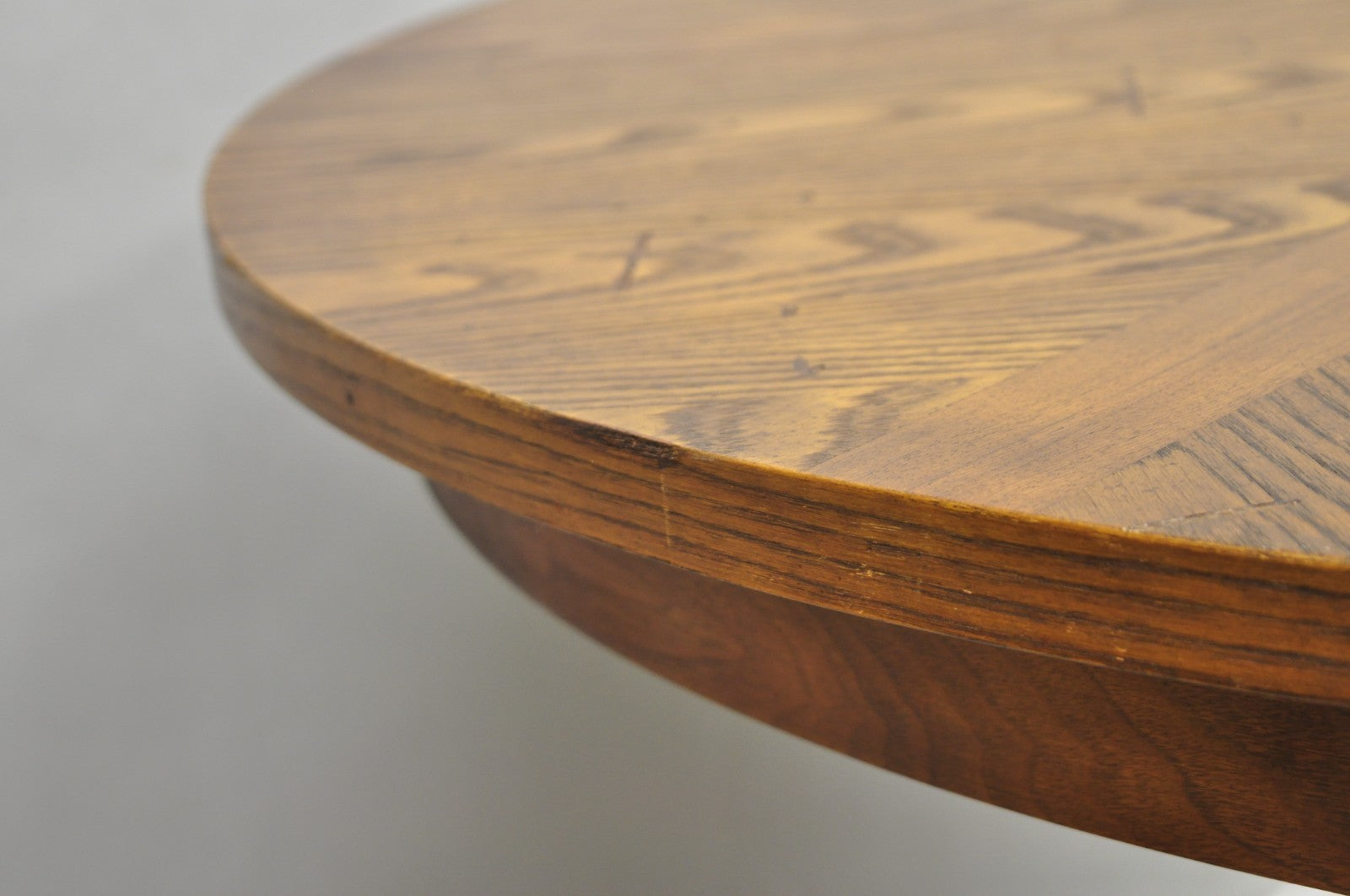 Vintage Mid Century Modern Oak Sunburst Round Extension Pedestal Dining Table