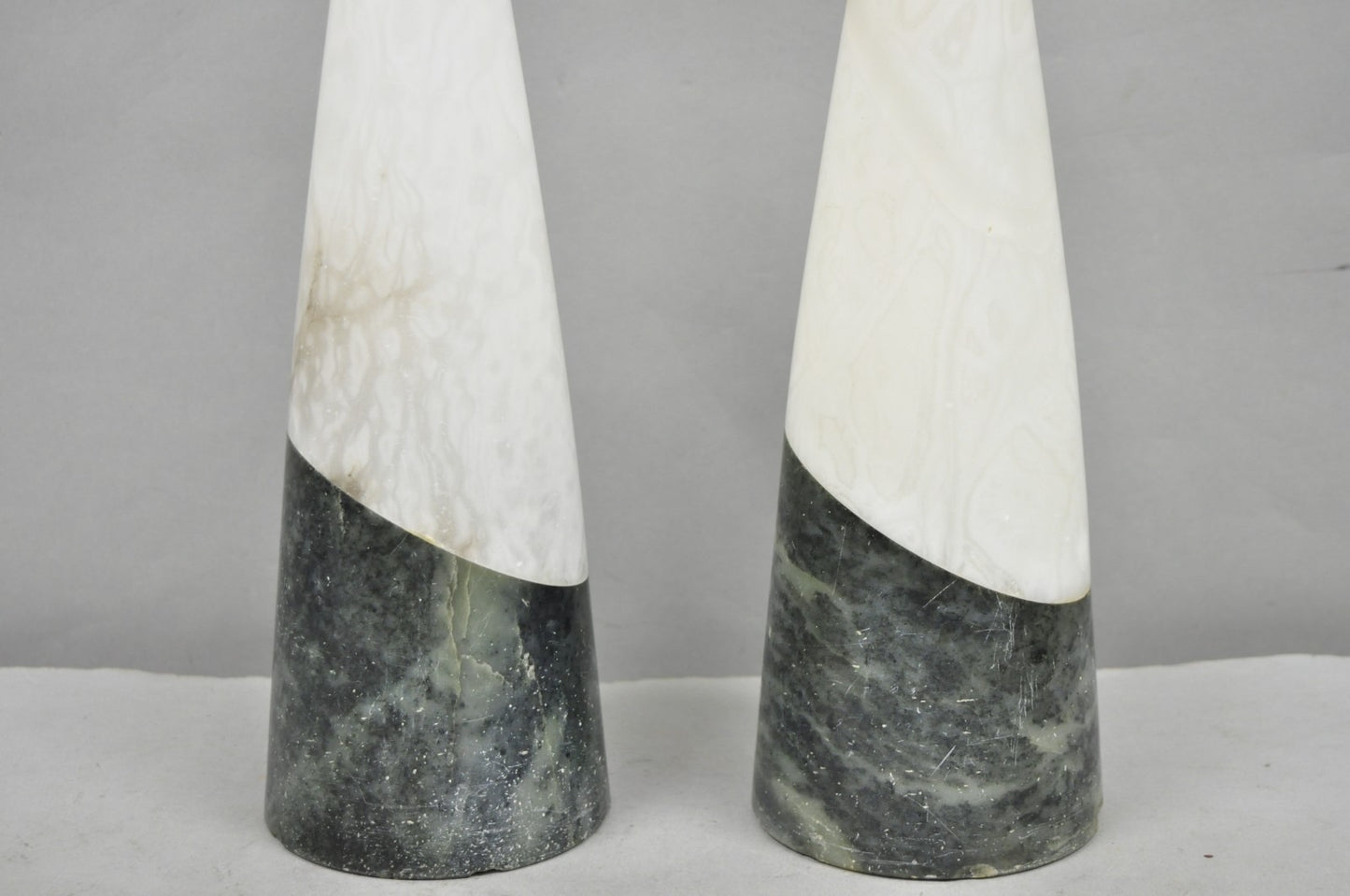 Vintage Italian Mid Century Modern 2 Tone Alabaster Green White Table Lamp Pair