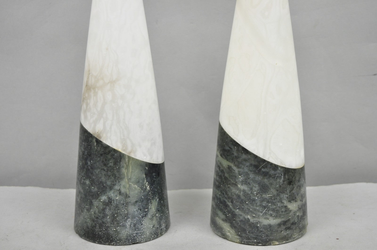 Vintage Italian Mid Century Modern 2 Tone Alabaster Green White Table Lamp Pair