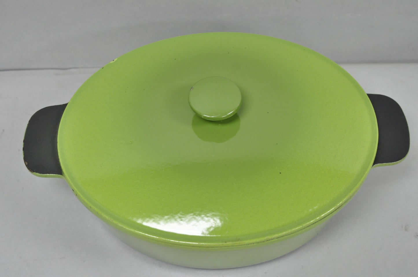 Vintage Cast Iron Dutch Oven Made in France 20538 Green Casserole Pot w/ Lid