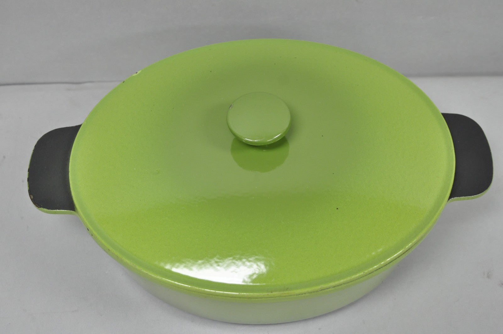 Vintage Cast Iron Dutch Oven Made in France 20538 Green Casserole Pot w/ Lid