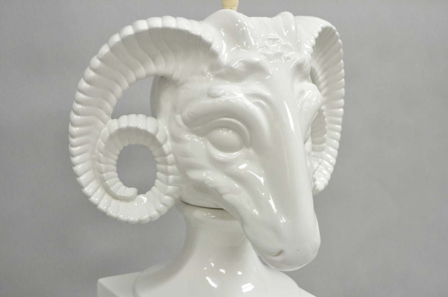 Vintage Chapman Neoclassical Rams Head White Porcelain Blanc de Chine Table Lamp