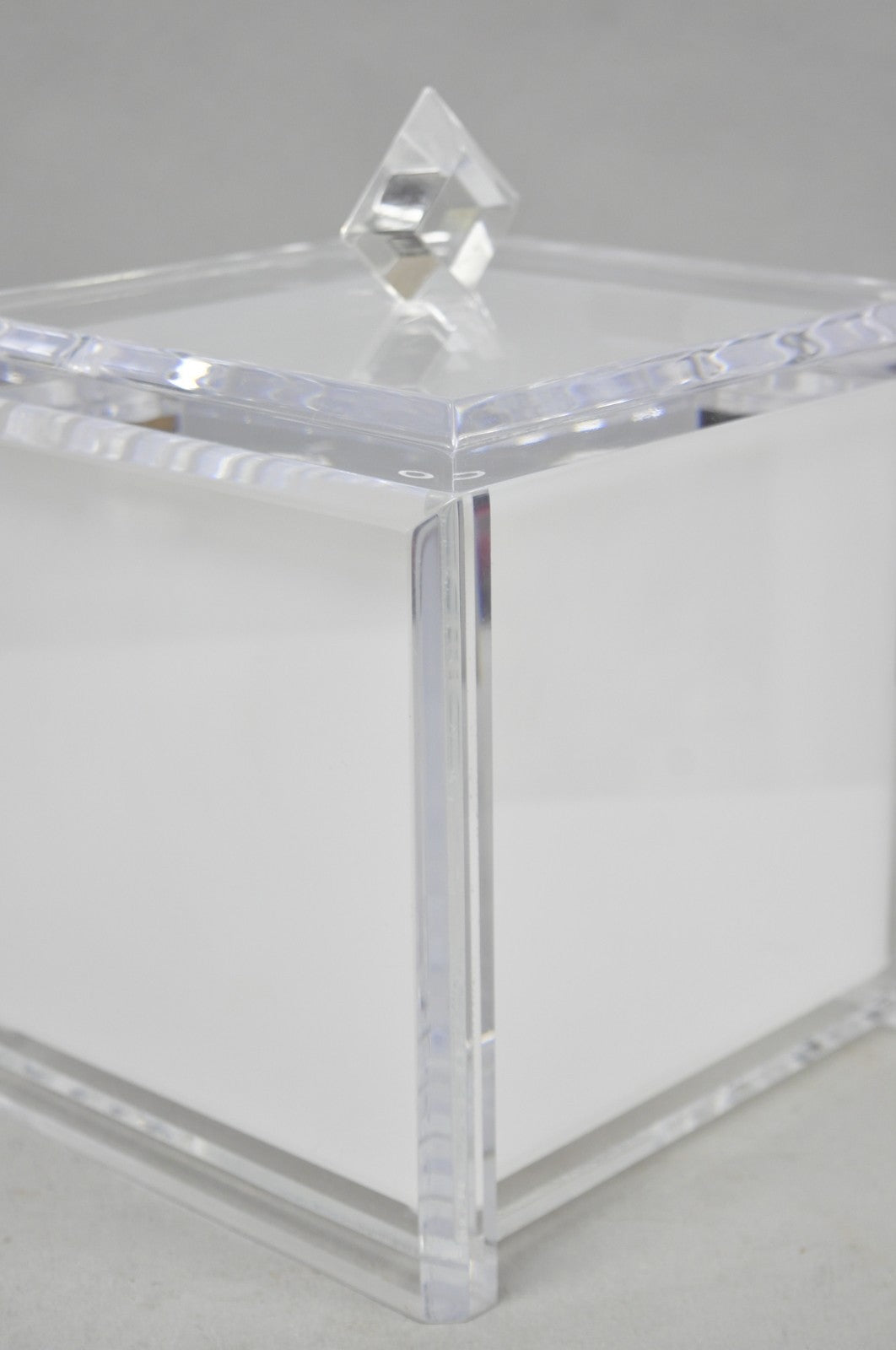 Vintage Mid Century Modern Clear Lucite Acrylic Diamond Handle Ice Bucket