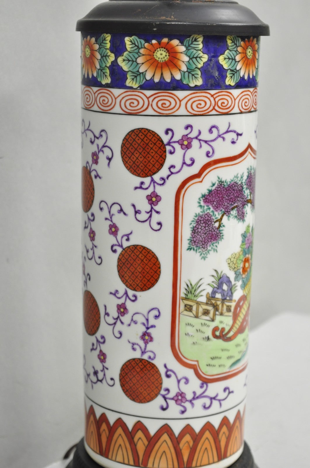 Vintage Chinoiserie Japanese Porcelain Cylinder Oriental Painted Table Lamp