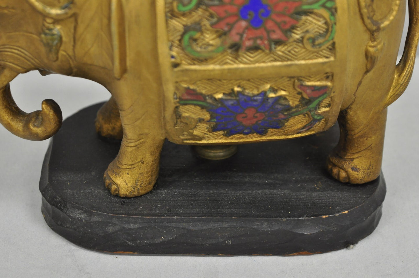 Antique Chinoiserie Indian Gold Bronze Elephant Small Boudoir Table Lamp