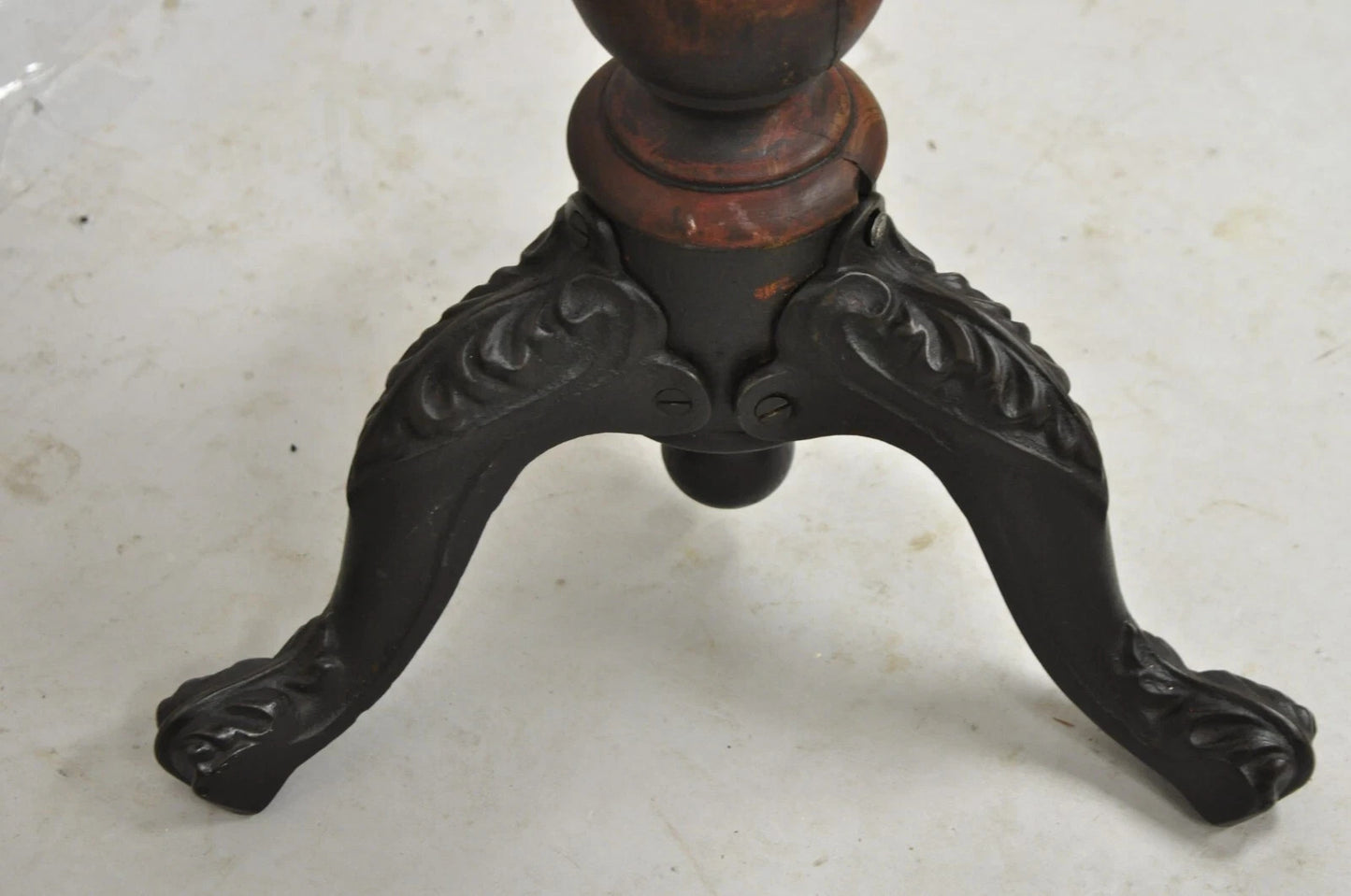 Antique American Victorian Cast Iron Wood Pedestal Adjustable Piano Bench Stool