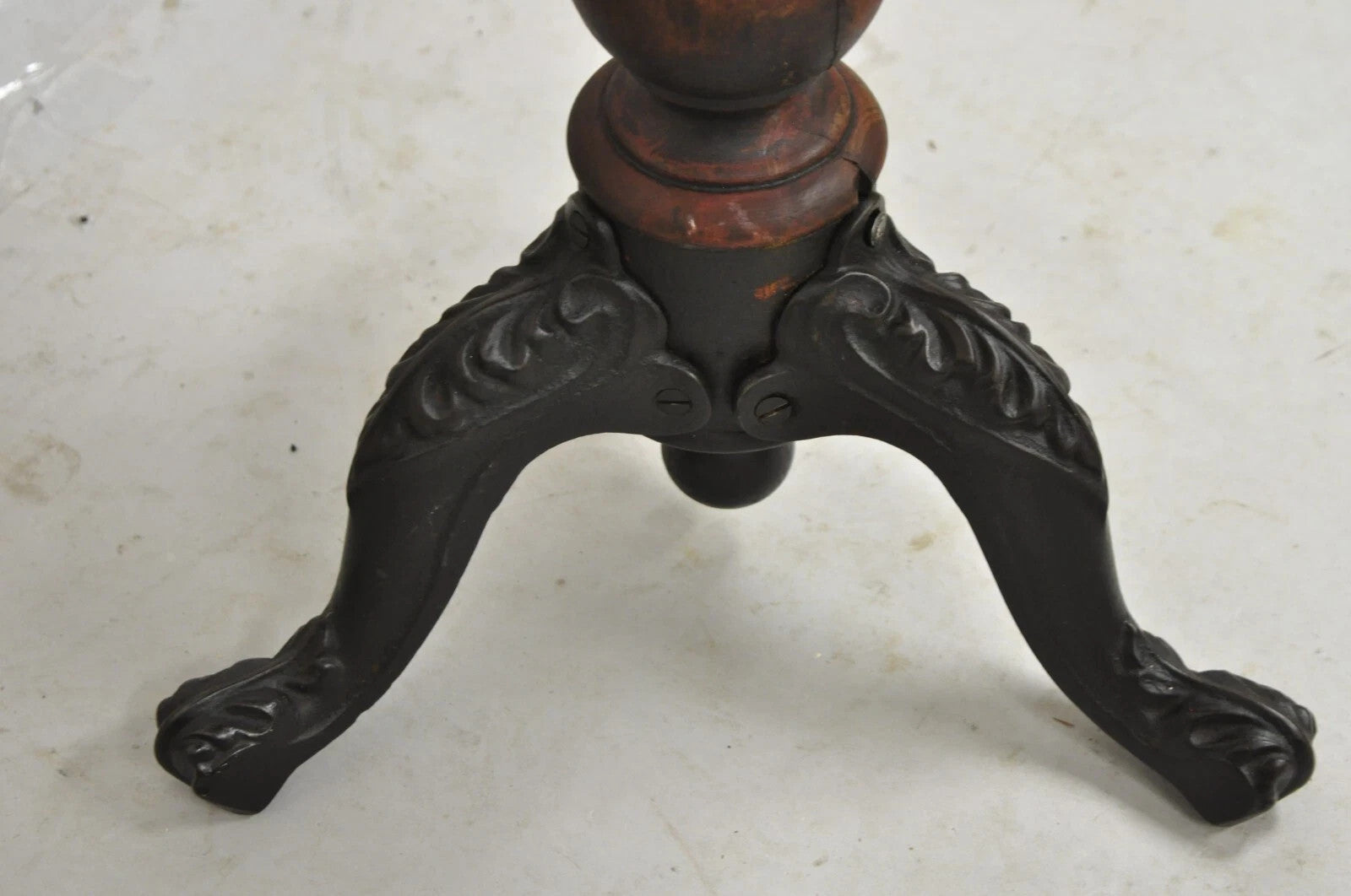 Antique American Victorian Cast Iron Wood Pedestal Adjustable Piano Bench Stool