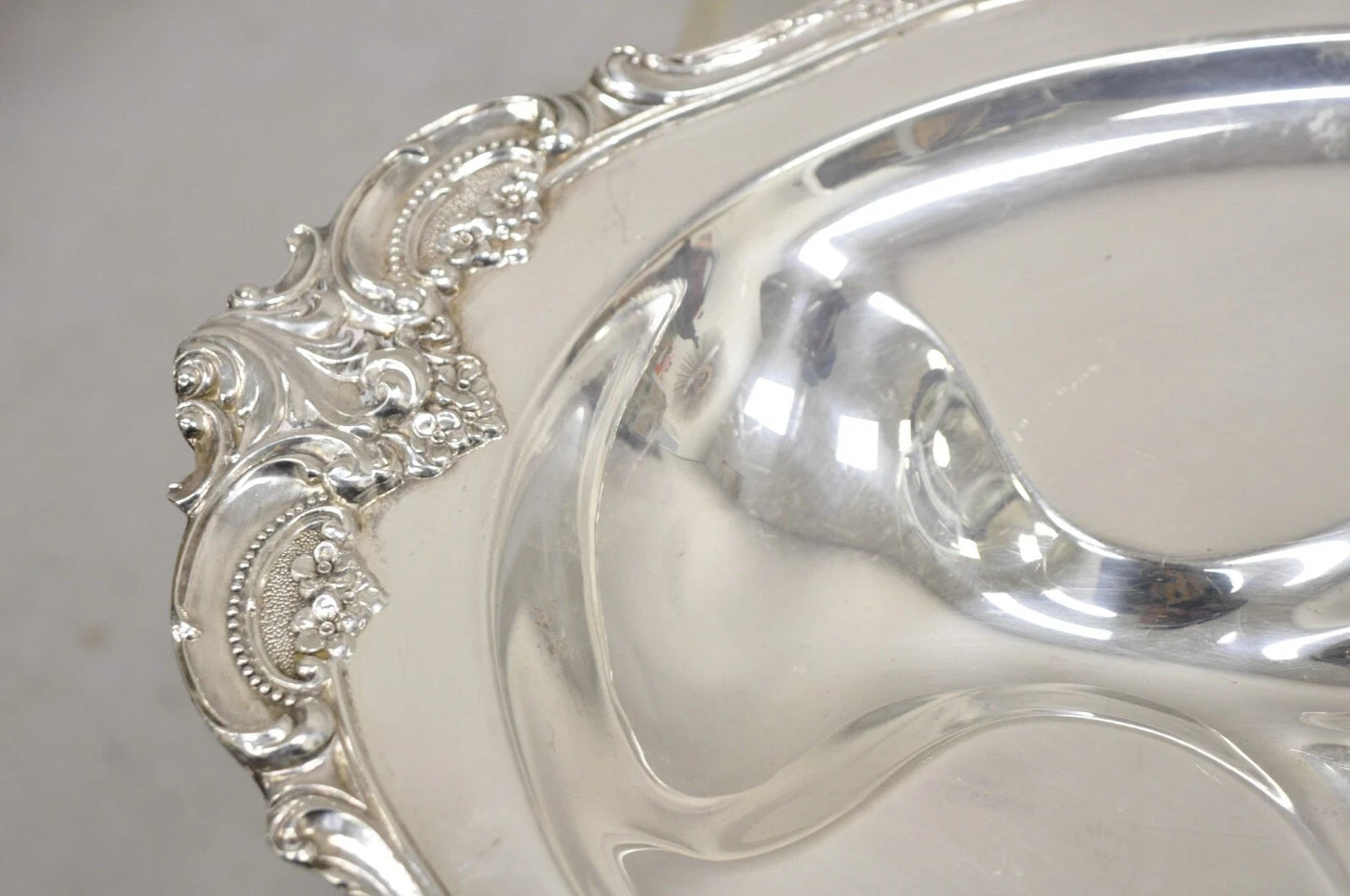 Vintage Baroque by Wallace 259 Silver Plated Meat Cutlery Serving Platter Tray