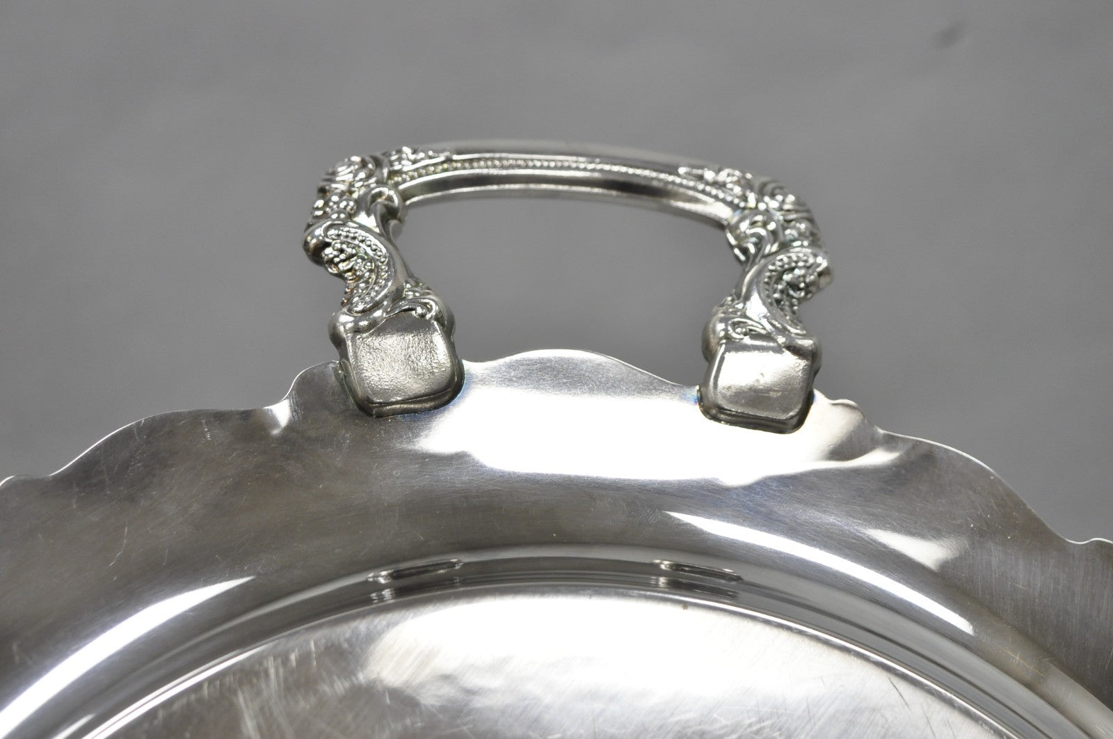 Vintage Oneida Silver Plated Round Twin Handle Serving Platter Bar Tray
