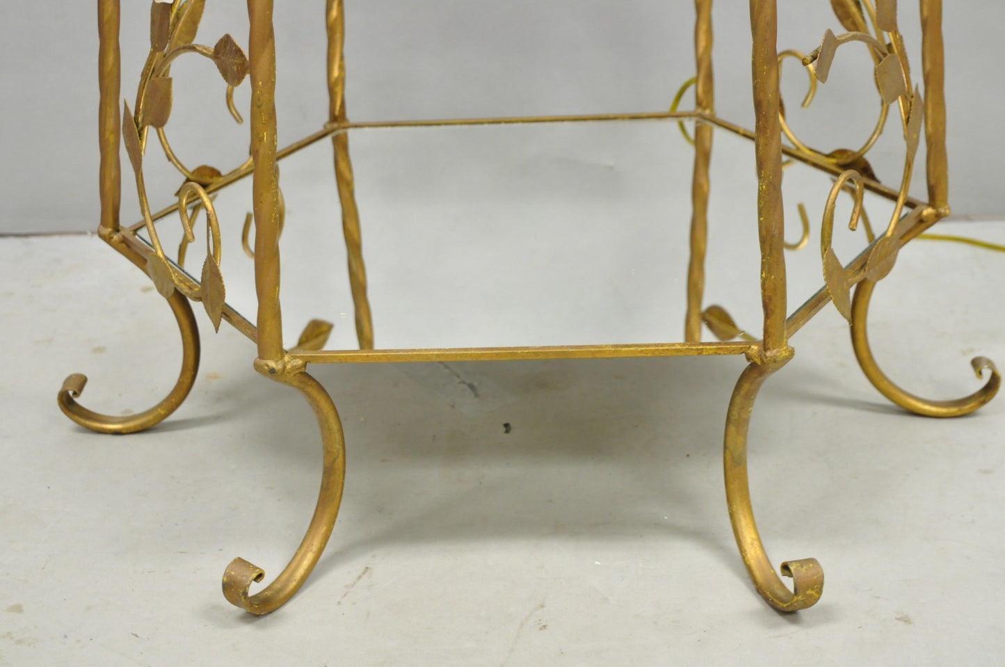 Vintage Italian Hollywood Regency Gold Tole Metal 4 Tier Lighted Etagere Curio