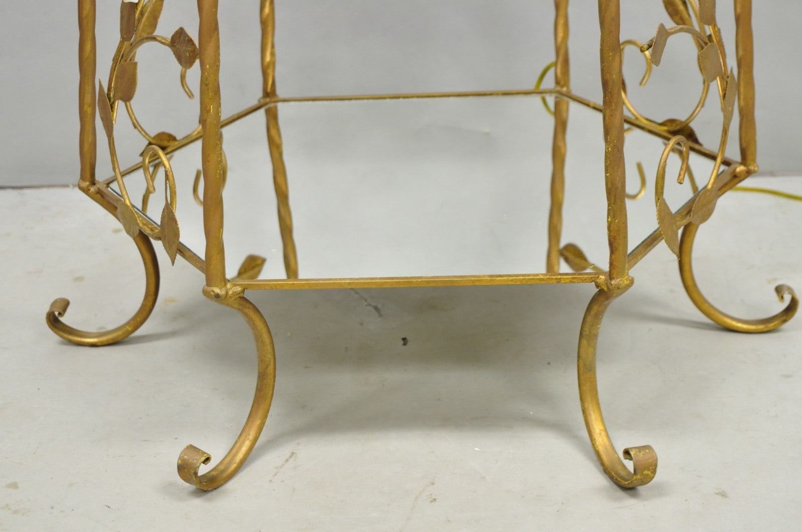 Vintage Italian Hollywood Regency Gold Tole Metal 4 Tier Lighted Etagere Curio