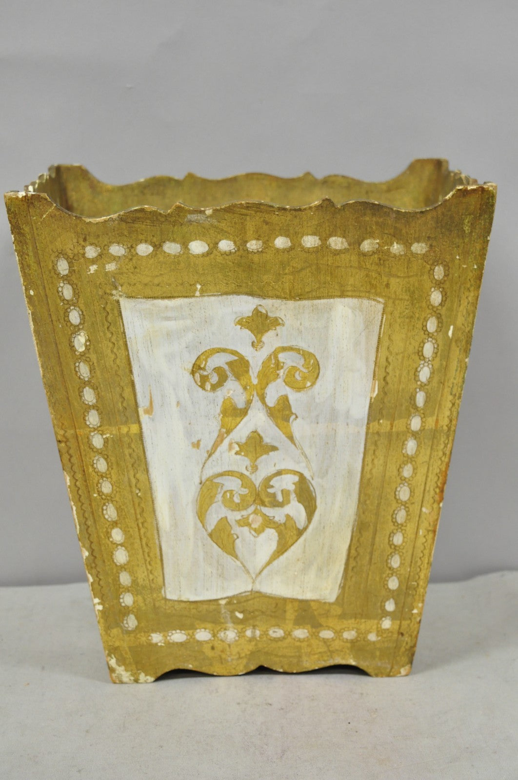 Vintage Italian Florentine Hollywood Regency Gilt Giltwood Wastebasket Trash Can