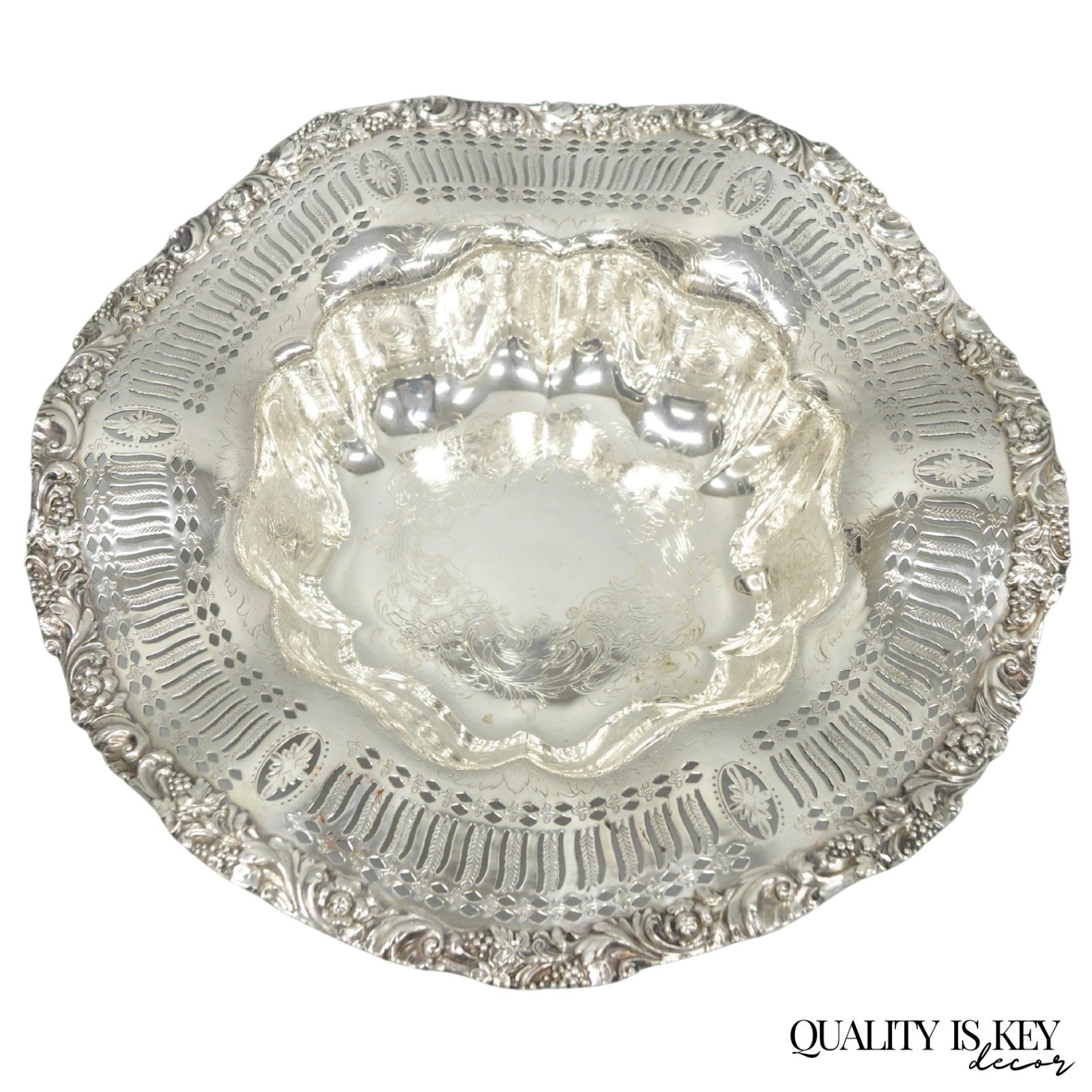 Webster Wilcox 3236C International Silver Plated Scalloped Centerpiece Bowl