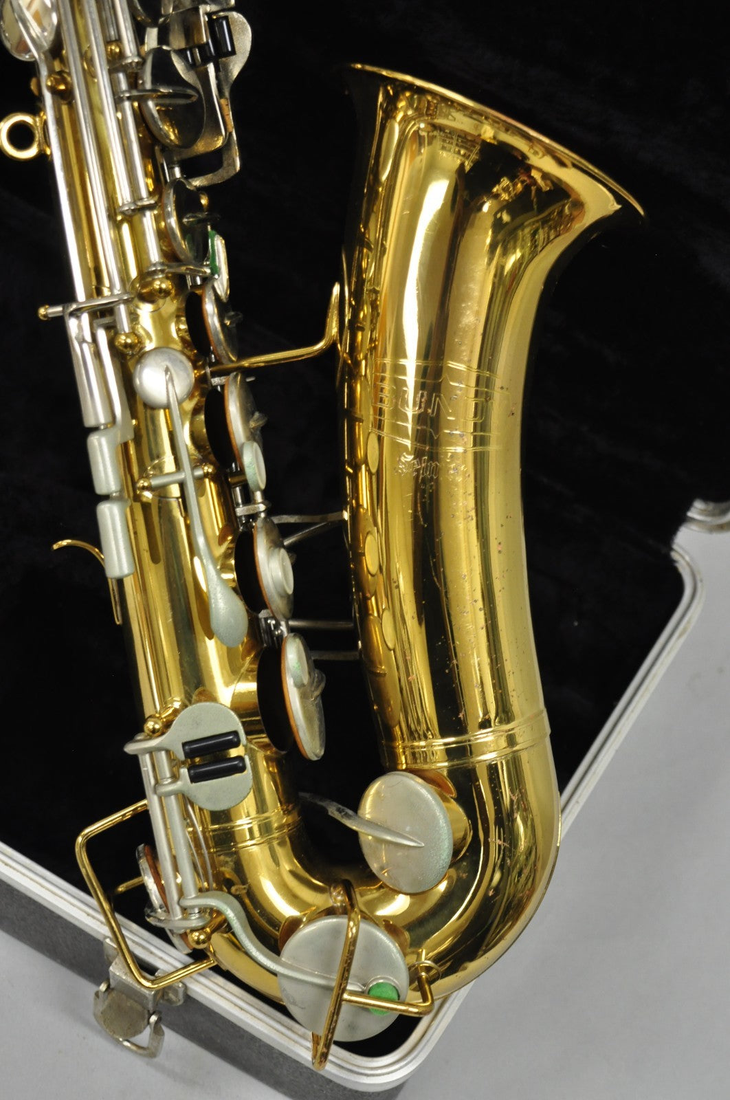 Vintage Bundy Selmer Brass Alto Saxophone in Hard Case Model 632379
